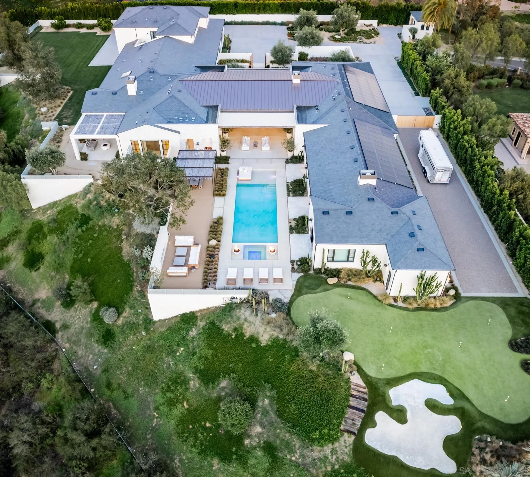 https://cdn.realtyfeed.com/cdn/127/260007132/b7854ae26638830bbf903d1024faa39e.webp