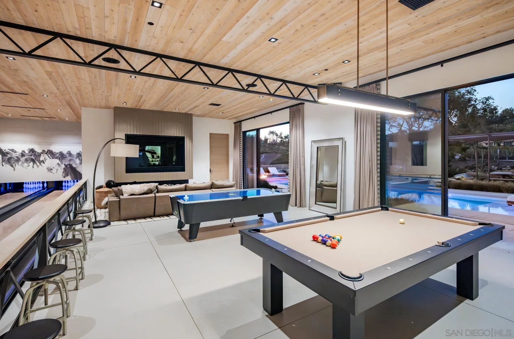 https://cdn.realtyfeed.com/cdn/127/260007132/dd547343c14711772ad528ecdb693f3a.webp