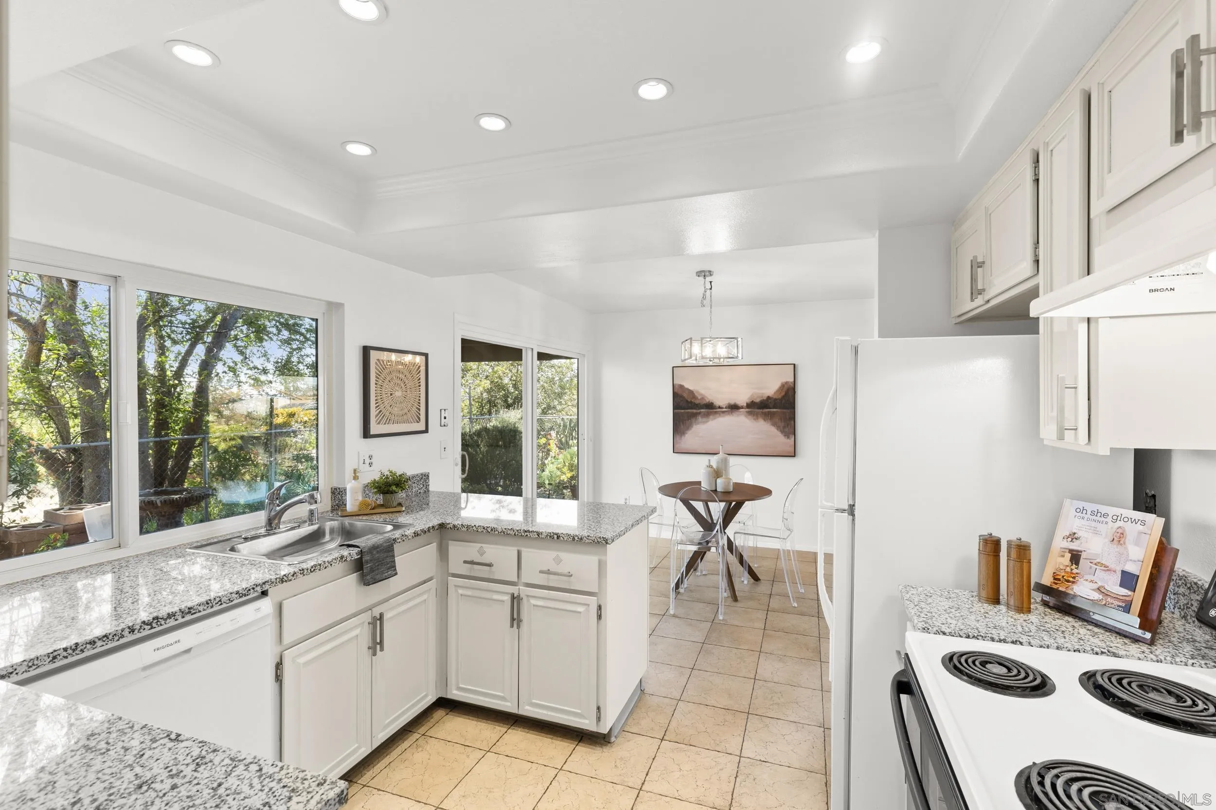 https://cdn.realtyfeed.com/cdn/127/260007133/285f9dc645e19b94697b38319dd827b6.webp