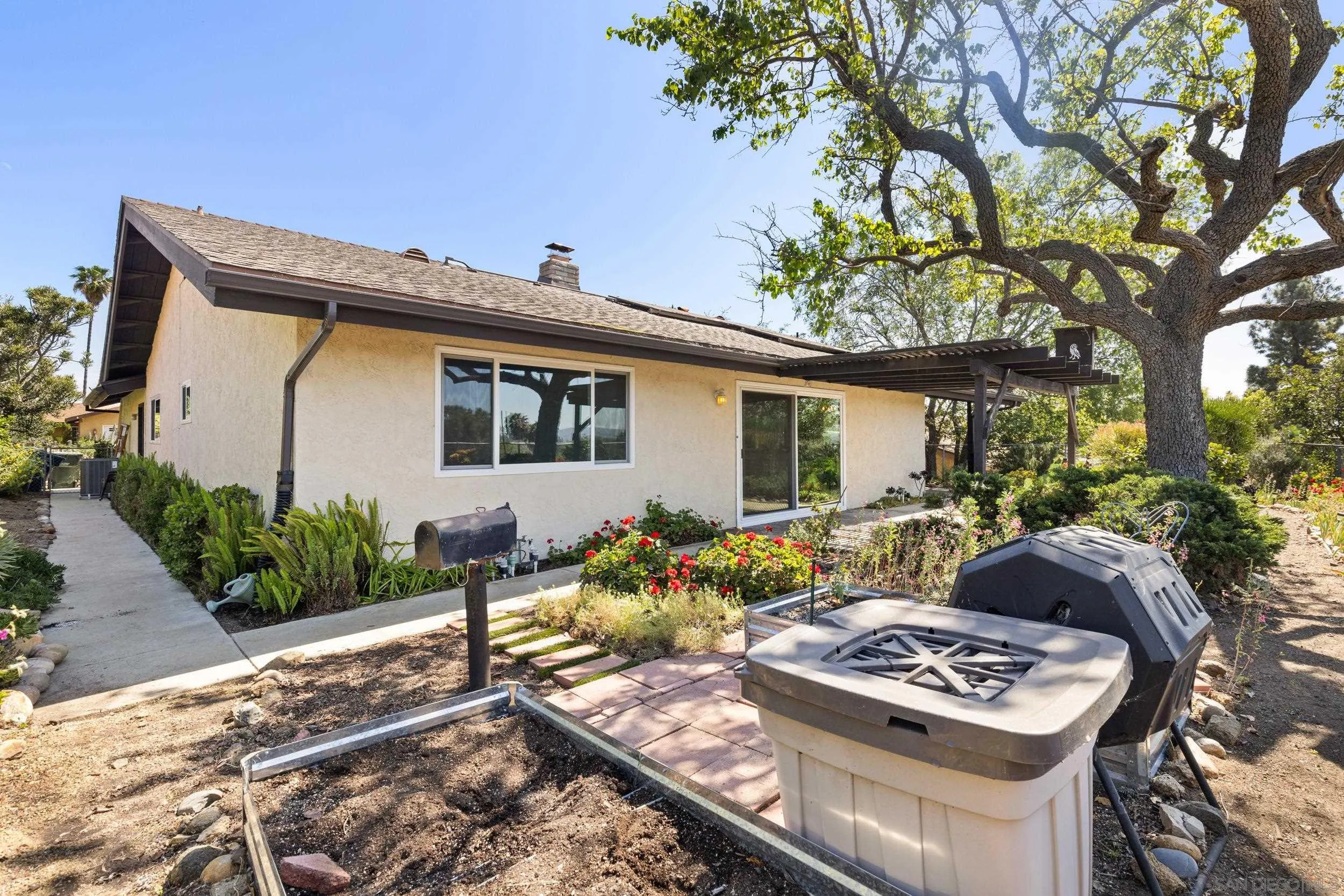 https://cdn.realtyfeed.com/cdn/127/260007133/62a0f62b3f0baace818a6d72e8cf627b.webp