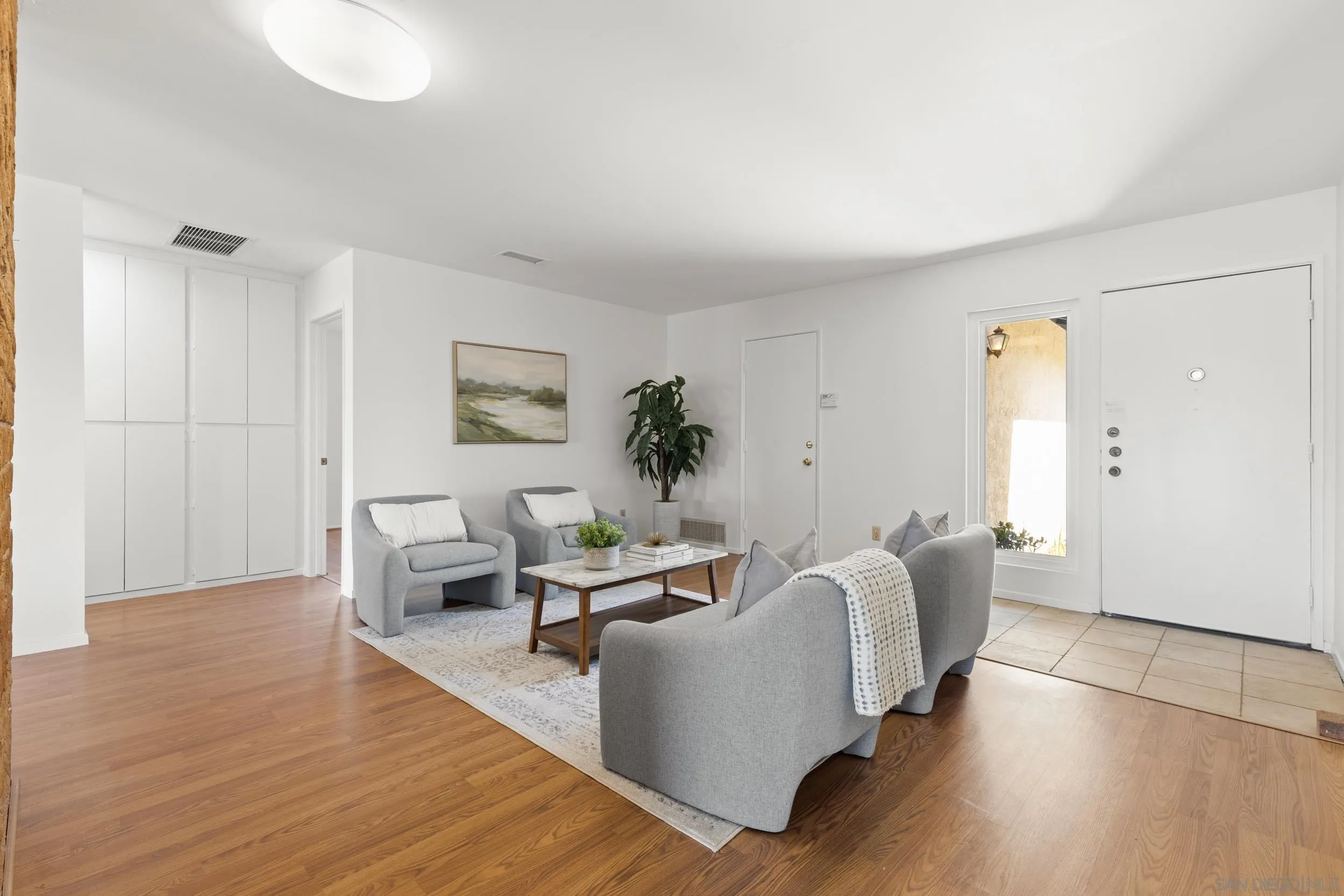 https://cdn.realtyfeed.com/cdn/127/260007133/62d9754981aa2e3324cb406ade3536cf.webp
