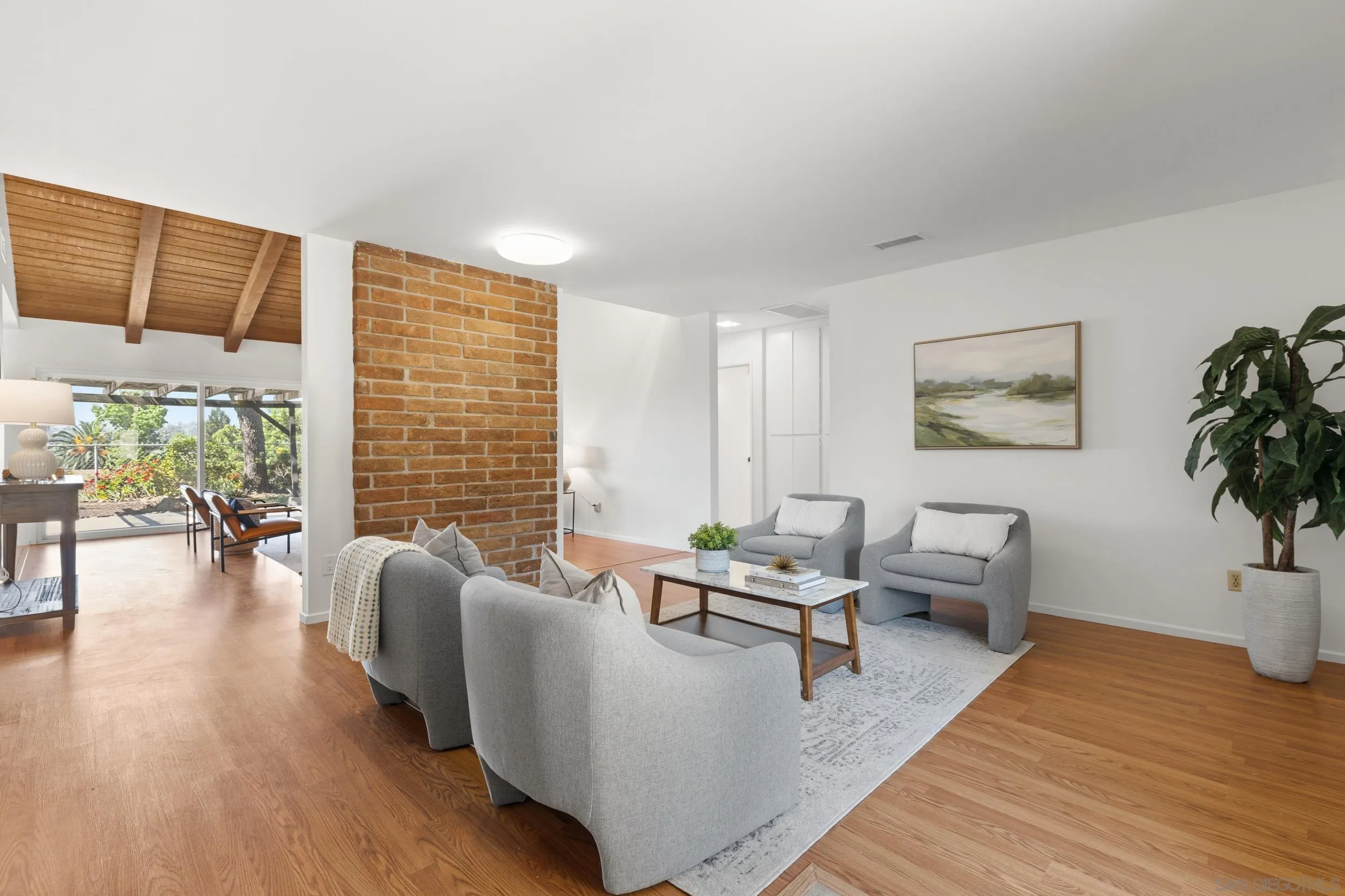 https://cdn.realtyfeed.com/cdn/127/260007133/7b2b0de78ed701b3371152e7bd51fc52.webp