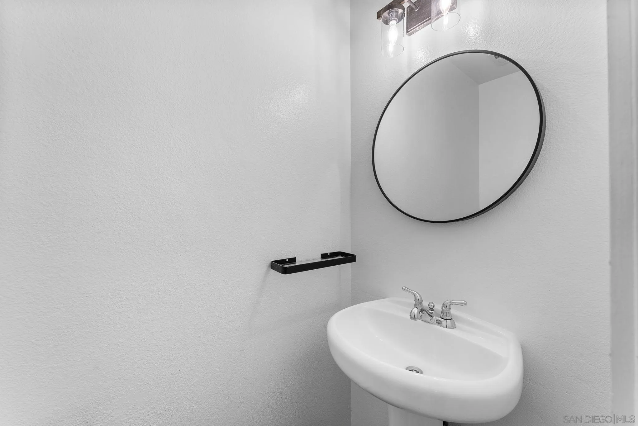 https://cdn.realtyfeed.com/cdn/127/260007136/8c9d518cb5092278745f4e4112590e59.webp