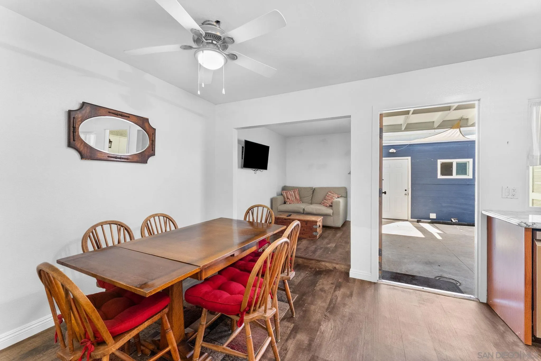 https://cdn.realtyfeed.com/cdn/127/260007136/b17e4c50321947faf78f56e825dce1c3.webp