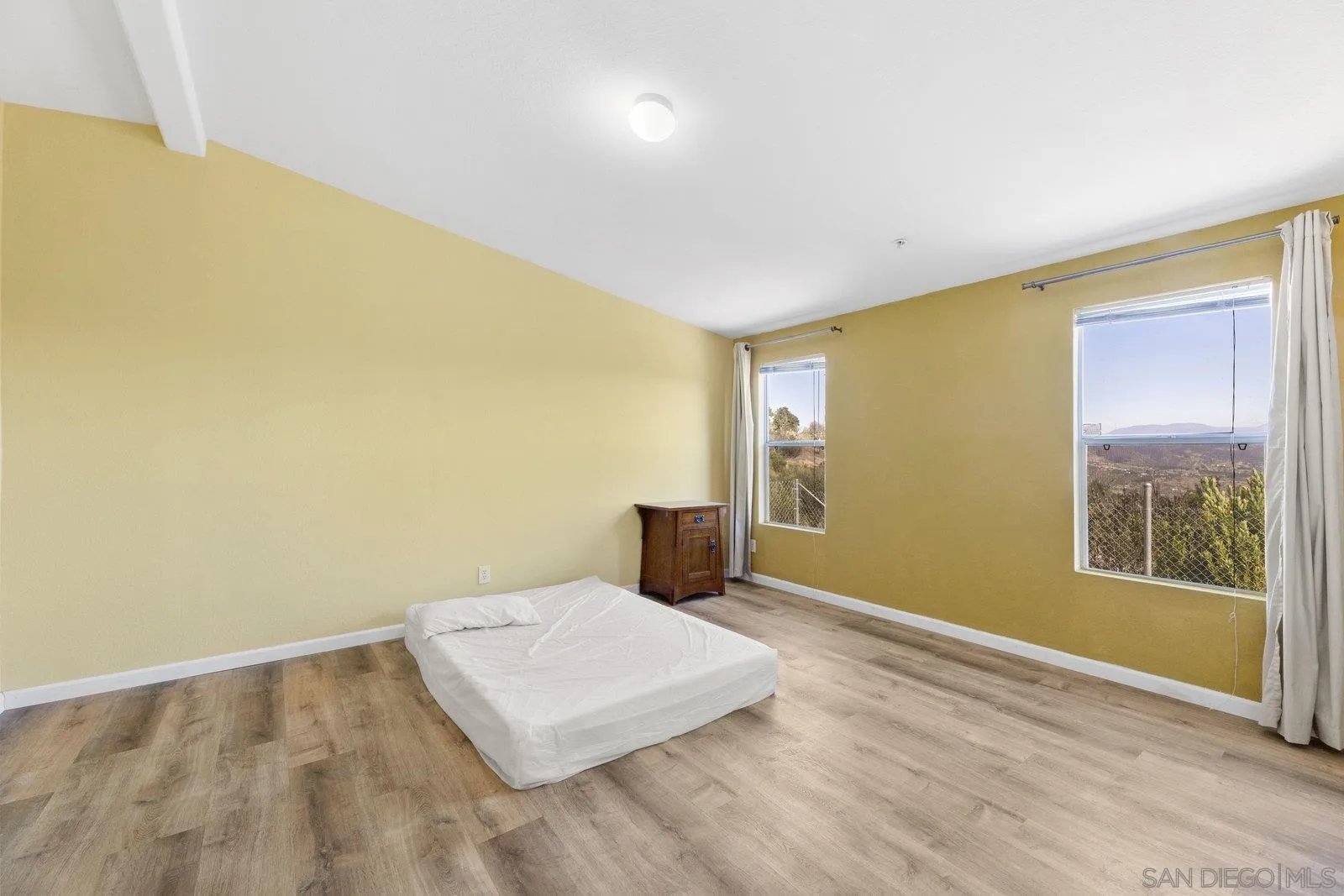 https://cdn.realtyfeed.com/cdn/127/260007146/24e926225647bc6bd0989c5520adf7a0.webp