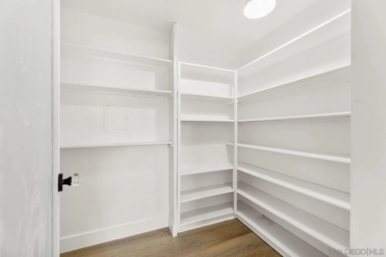 https://cdn.realtyfeed.com/cdn/127/260007146/32ea667f592005a192fbd8954c24e873.webp