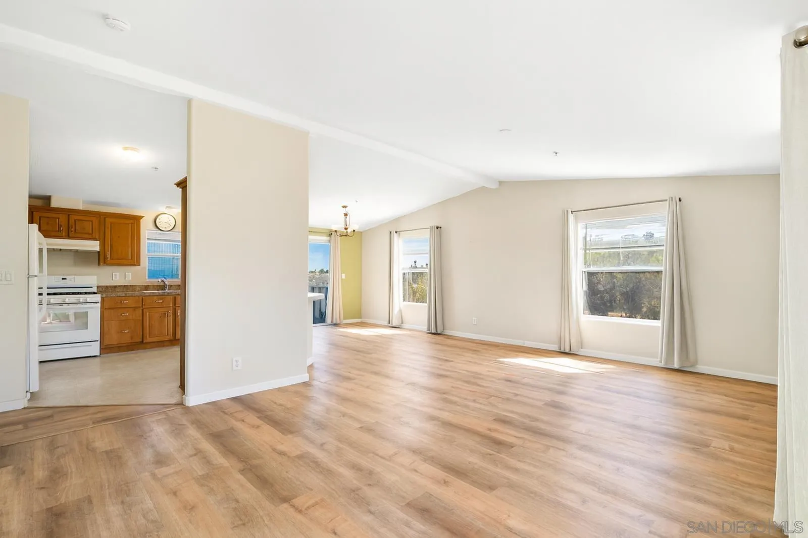 https://cdn.realtyfeed.com/cdn/127/260007146/5b7c0d36c2a9a73eb7776c6354e94be6.webp