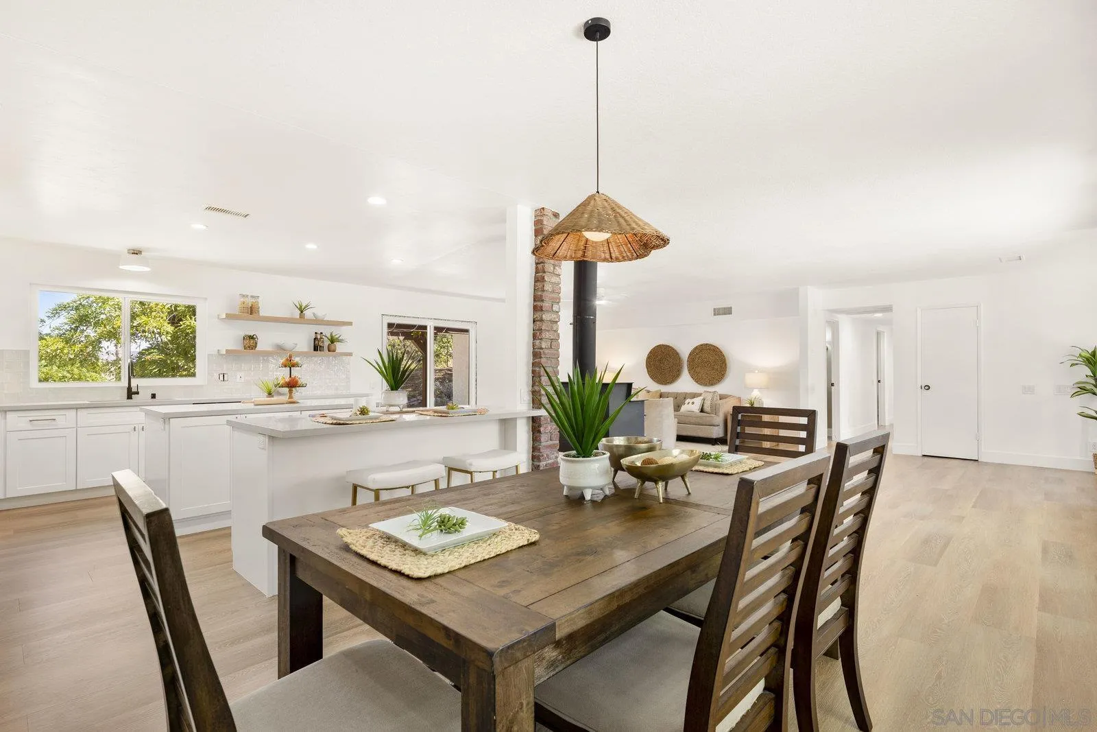 https://cdn.realtyfeed.com/cdn/127/260007146/b9c5eac9fe955acc386fc6634547a1fb.webp