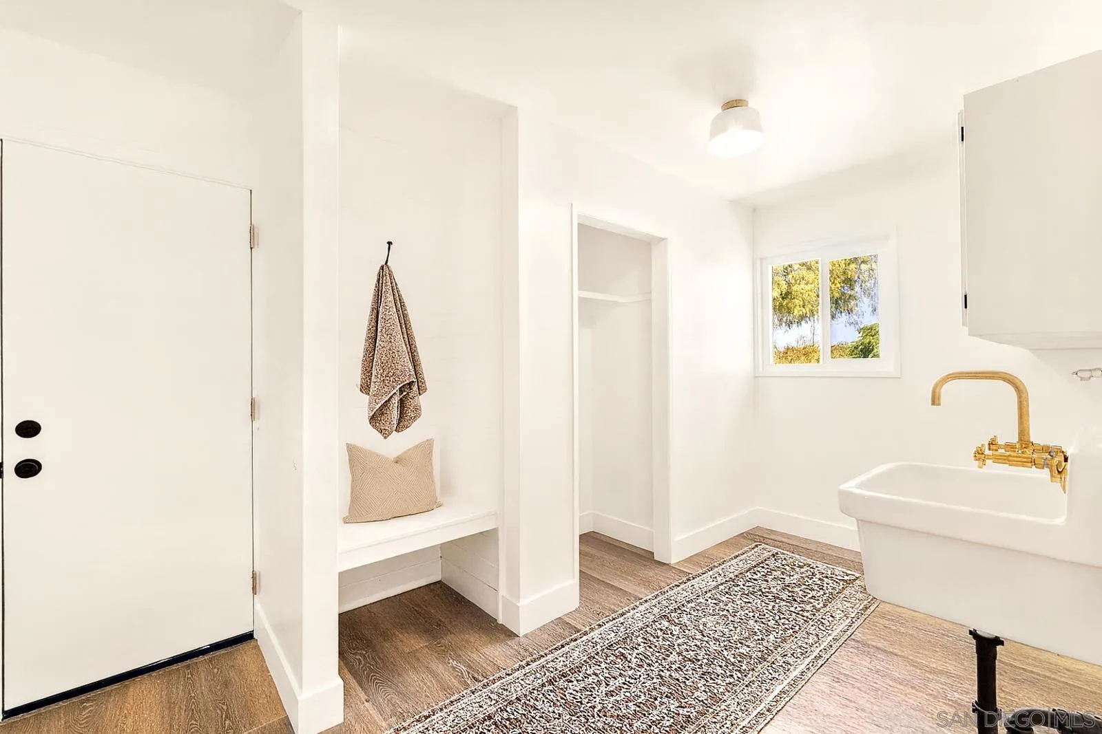 https://cdn.realtyfeed.com/cdn/127/260007146/eb4f6c4186809fdb3a9edfa108ac0c28.webp