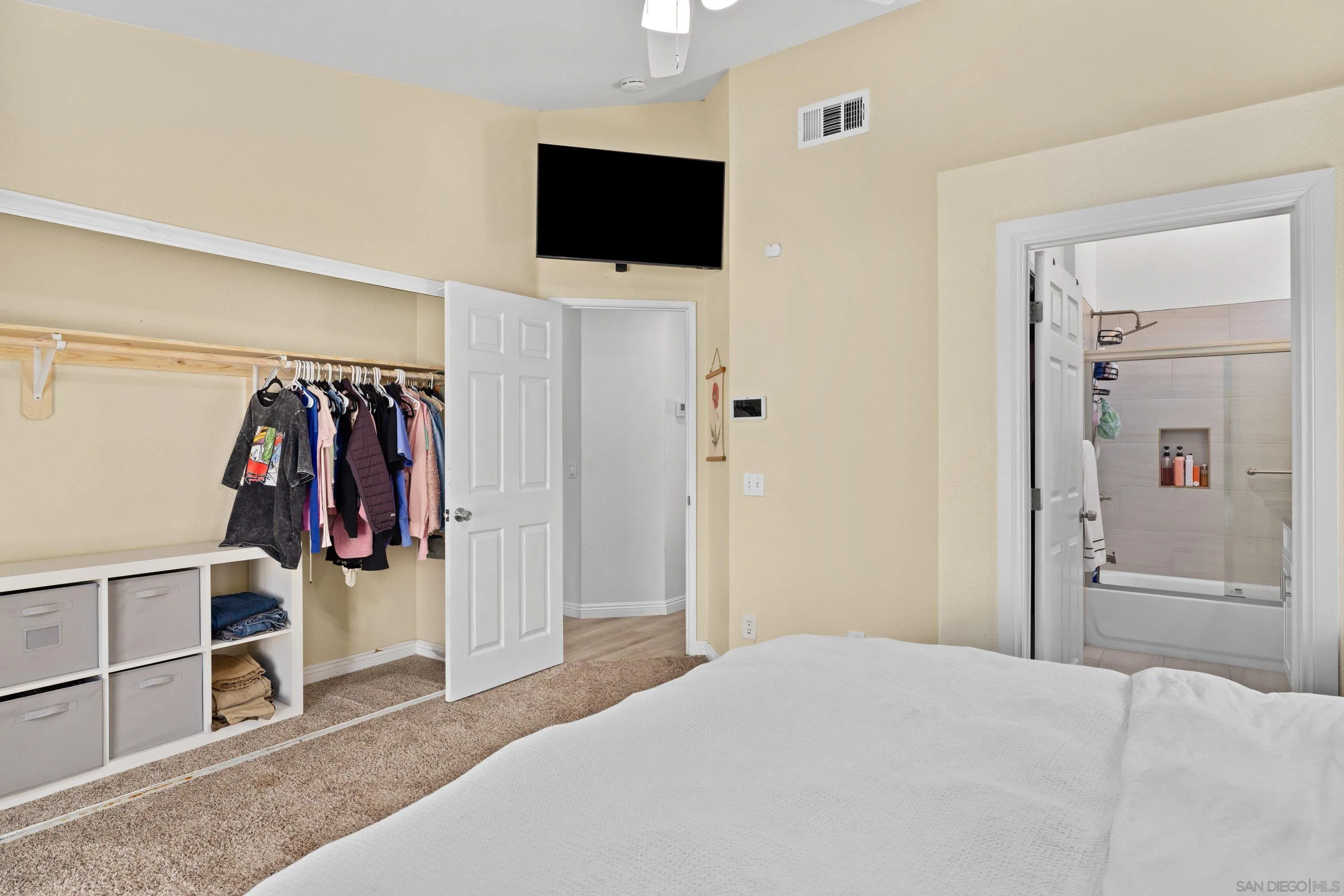 https://cdn.realtyfeed.com/cdn/127/260007147/d8e22dd36d43bdd654dda9adb8885f70.webp