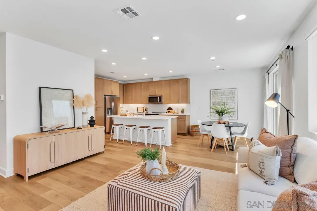 https://cdn.realtyfeed.com/cdn/127/260007148/cb009e05c1af4d9e171342ee0897f7e4.webp