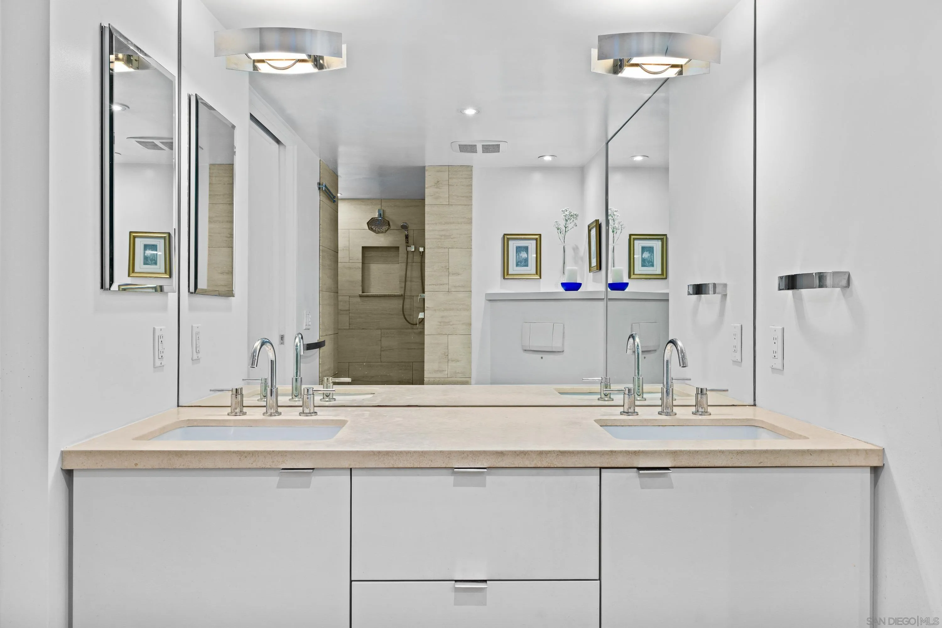 https://cdn.realtyfeed.com/cdn/127/260007153/c2cfe4b47b9639012c6863019be34d34.webp