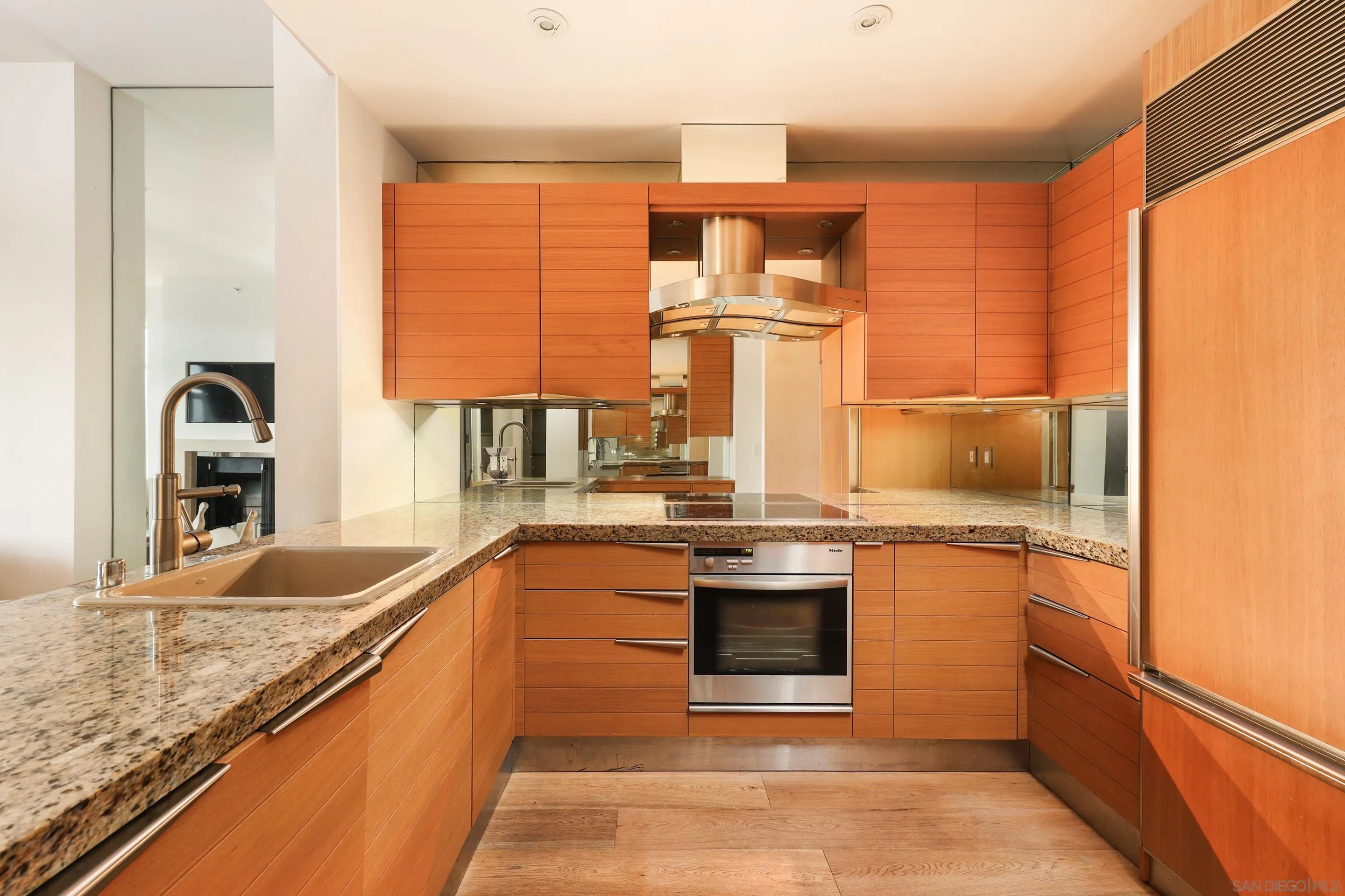 https://cdn.realtyfeed.com/cdn/127/260007153/e23613b1ed6035f47a09034f96548e8b.webp