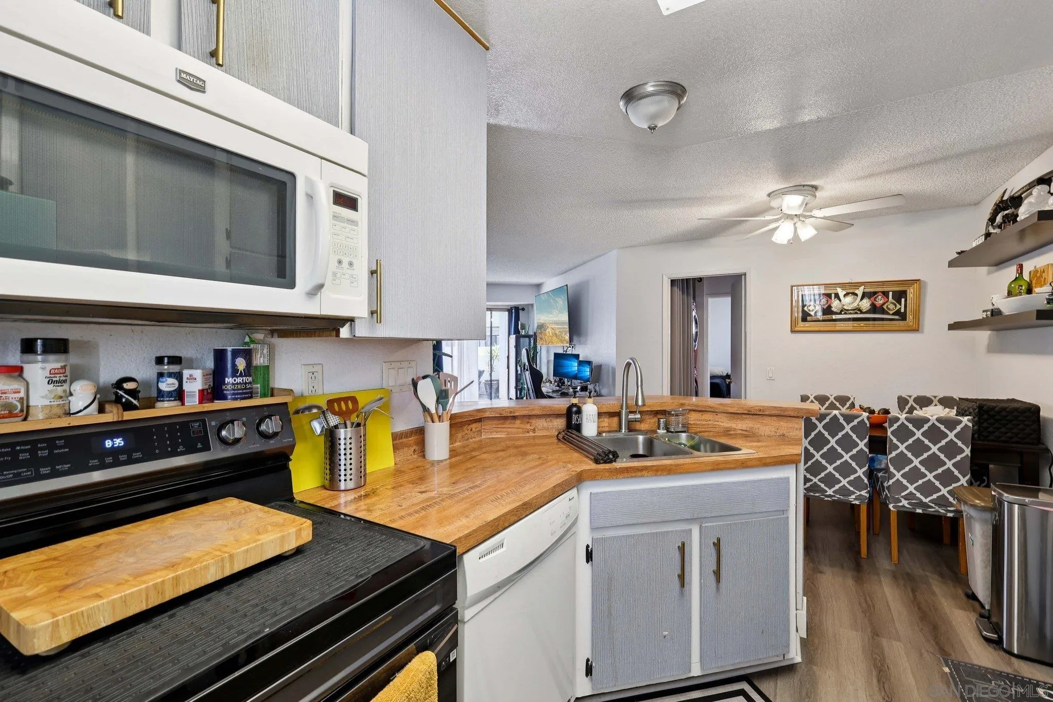 Photo #11: 260007154 Listing: Photo #11