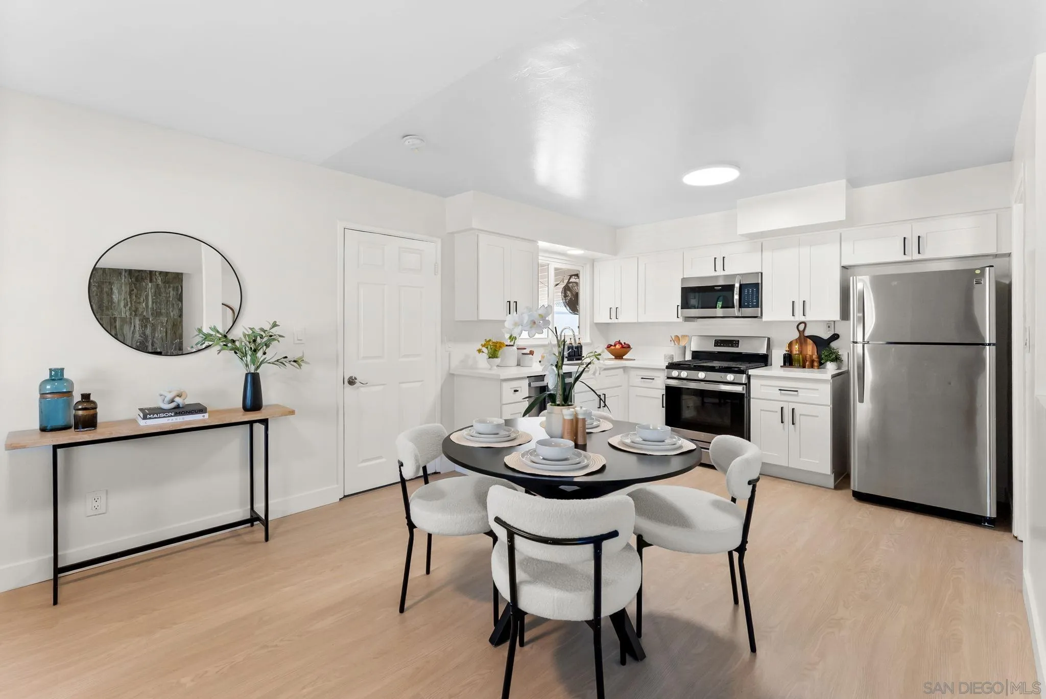 https://cdn.realtyfeed.com/cdn/127/260007157/b55b4f752b1b89adadb9240b42a234df.webp