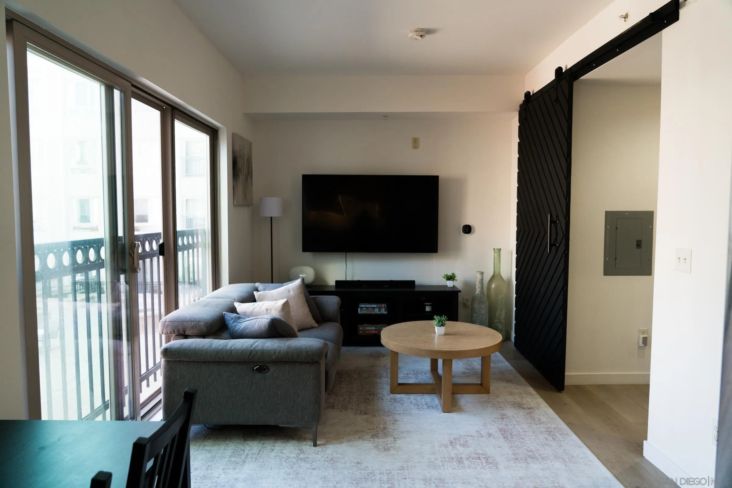 Photo #2: 260007161 Listing: Photo #2