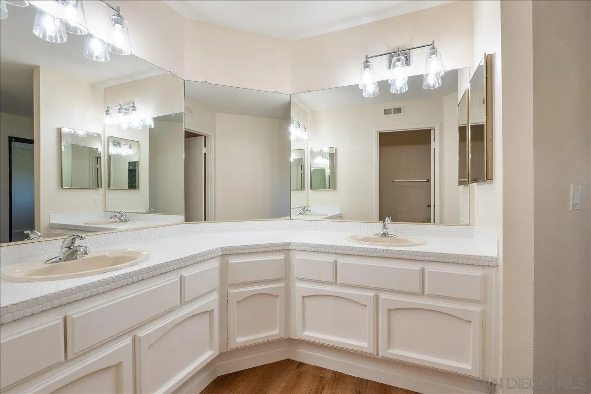 Photo #27: 260007162 Listing: Photo #27