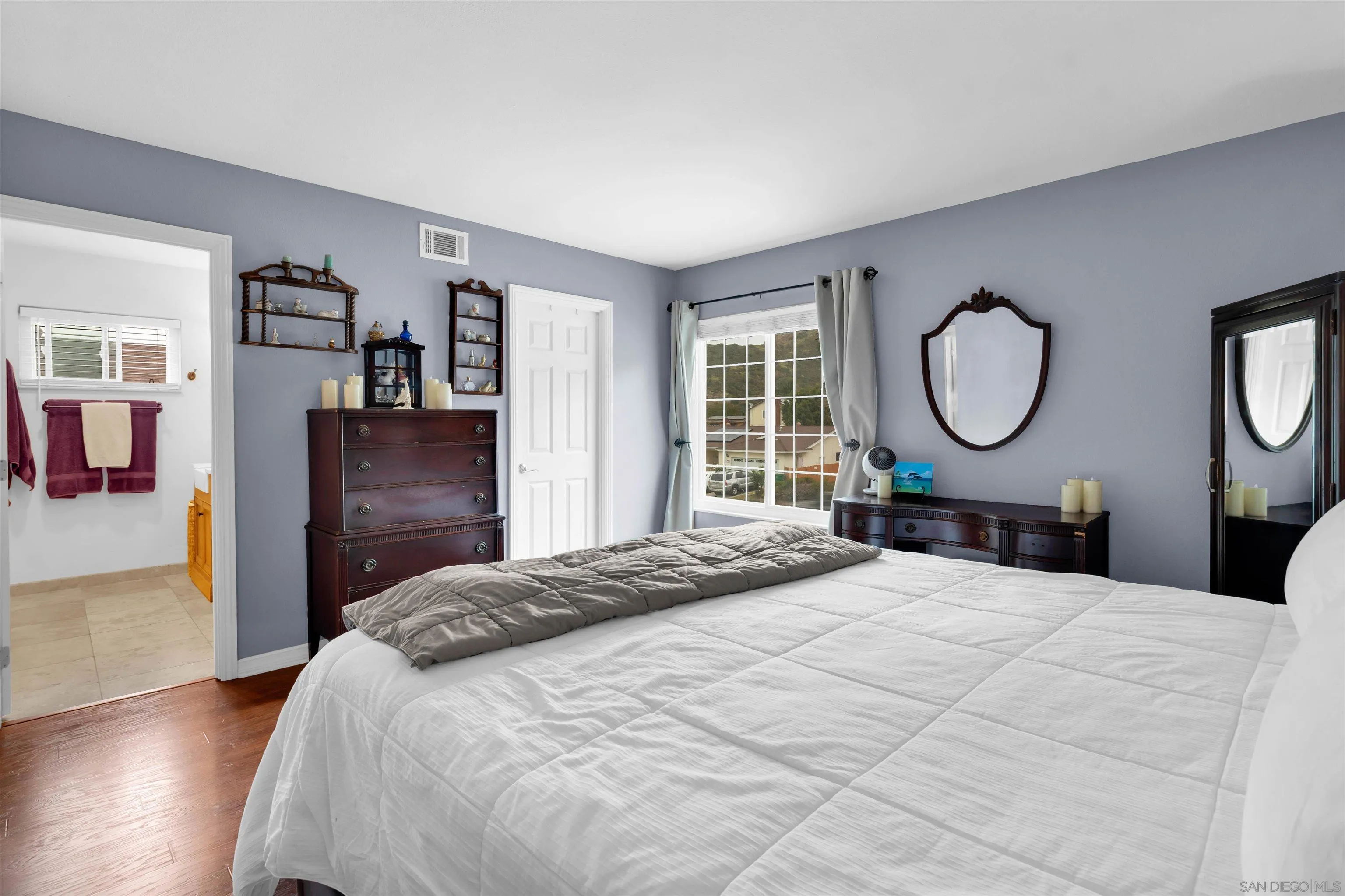 https://cdn.realtyfeed.com/cdn/127/260007163/1cb55e65279b32849667fa8509947d09.webp