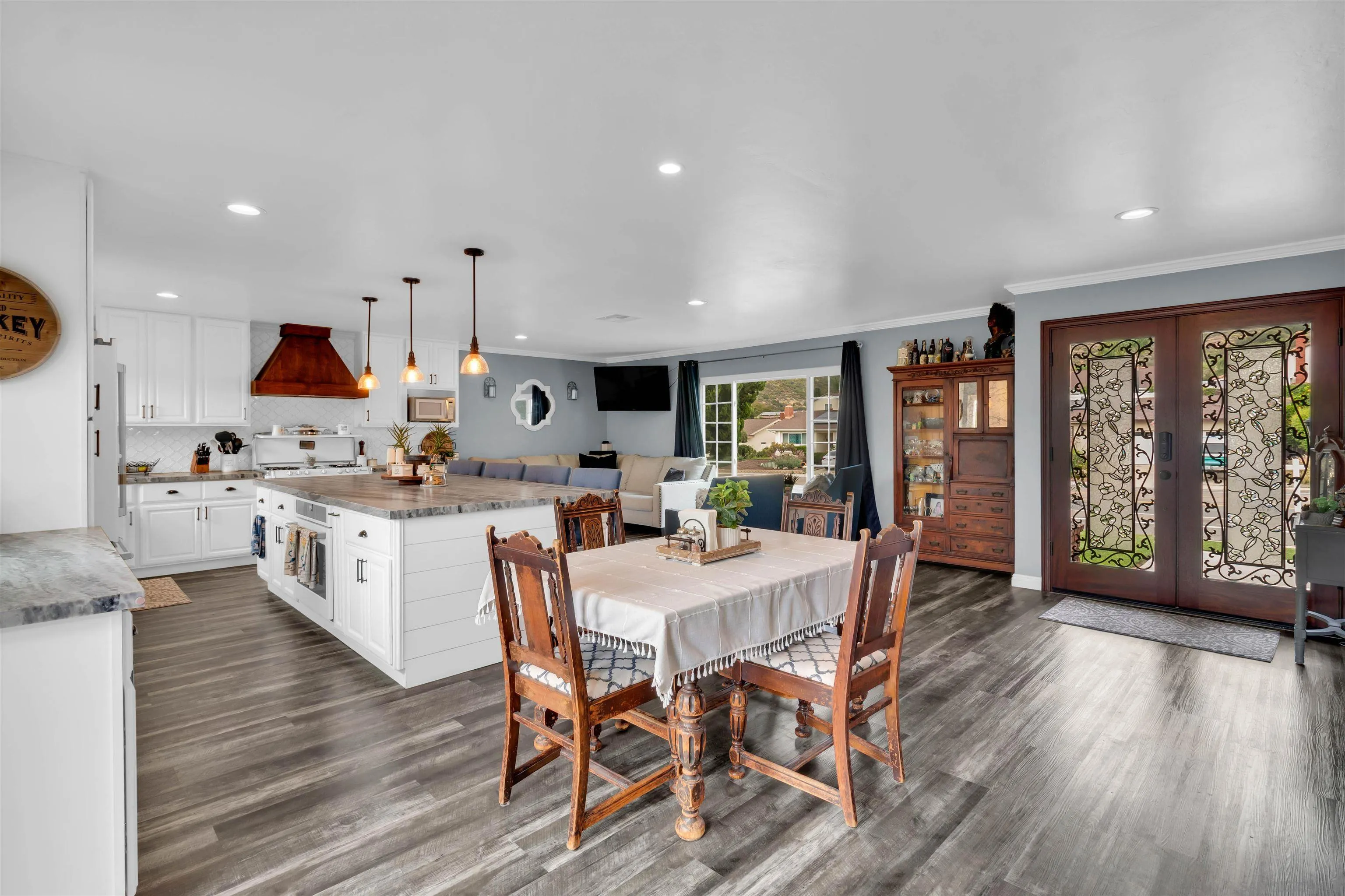 https://cdn.realtyfeed.com/cdn/127/260007163/1e0c01a530c56747ac7614f58fb02968.webp