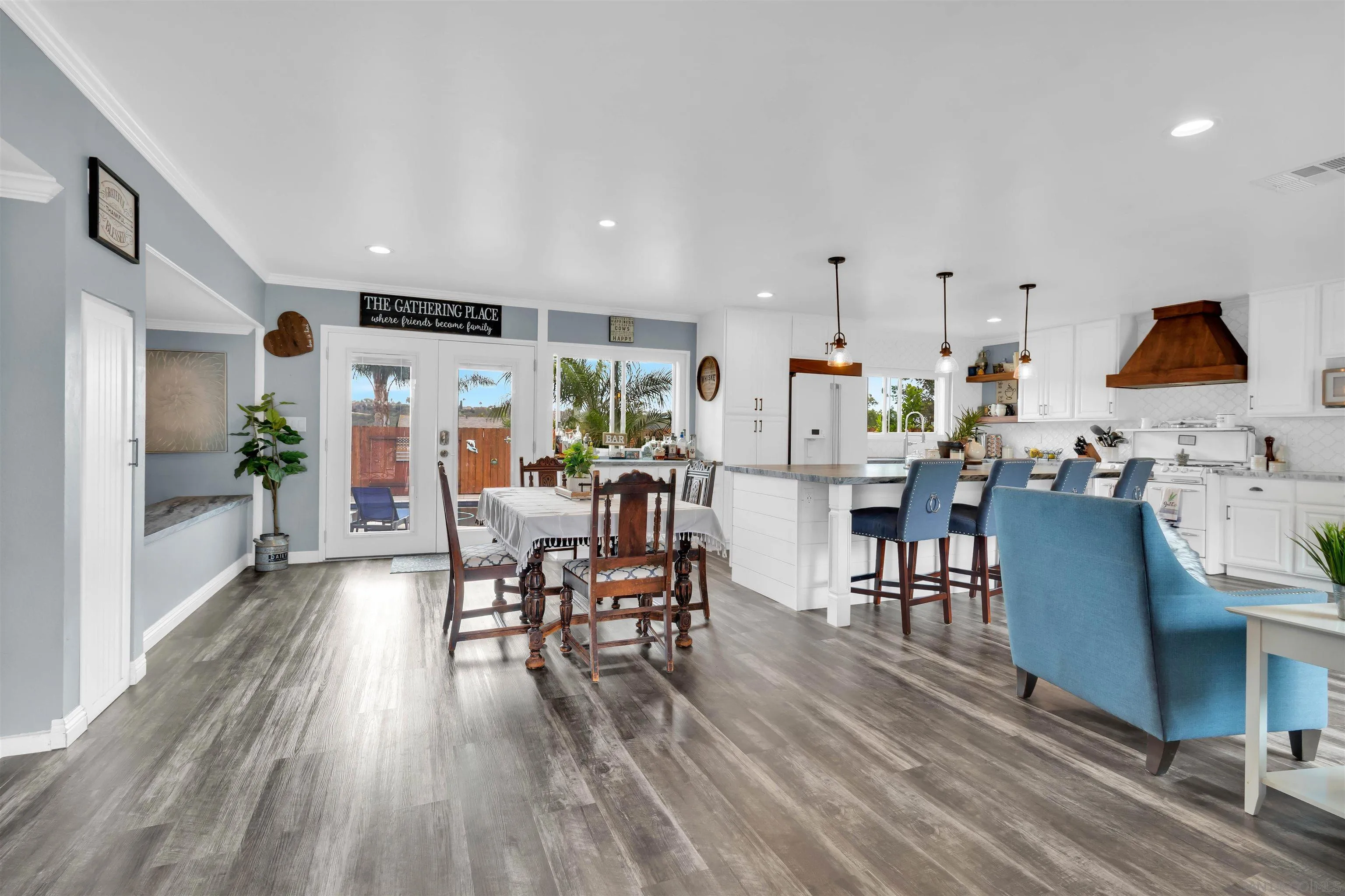 https://cdn.realtyfeed.com/cdn/127/260007163/25917f31708c93e939abcb7d8181900b.webp