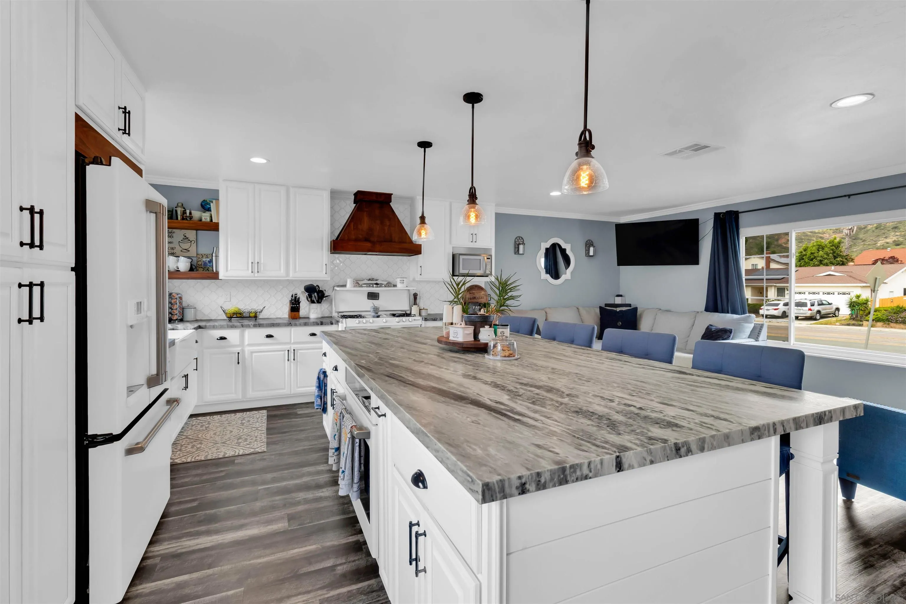 https://cdn.realtyfeed.com/cdn/127/260007163/672ef3f30031040b7c3bc780a899d13a.webp