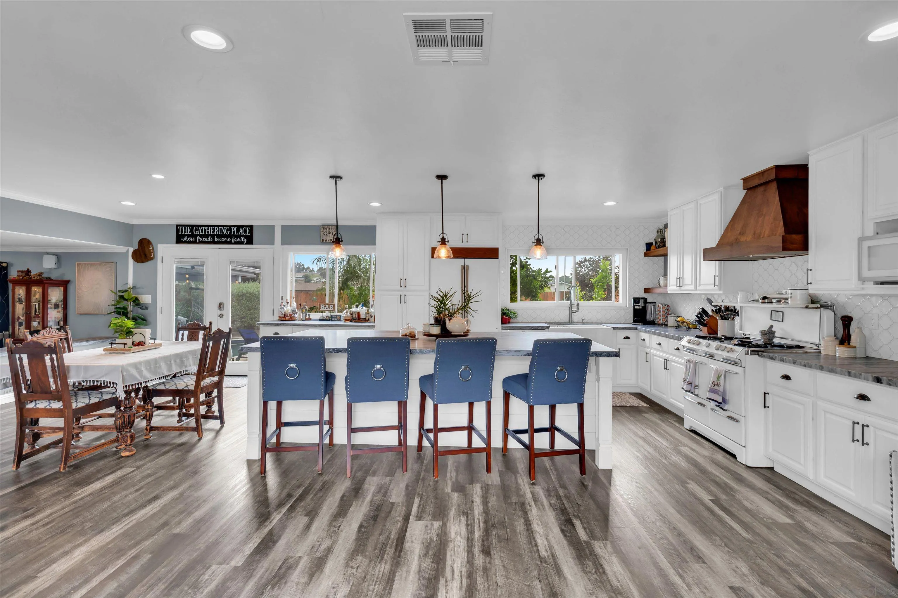 https://cdn.realtyfeed.com/cdn/127/260007163/7c87143af4933f9210ee17d58be9ff03.webp