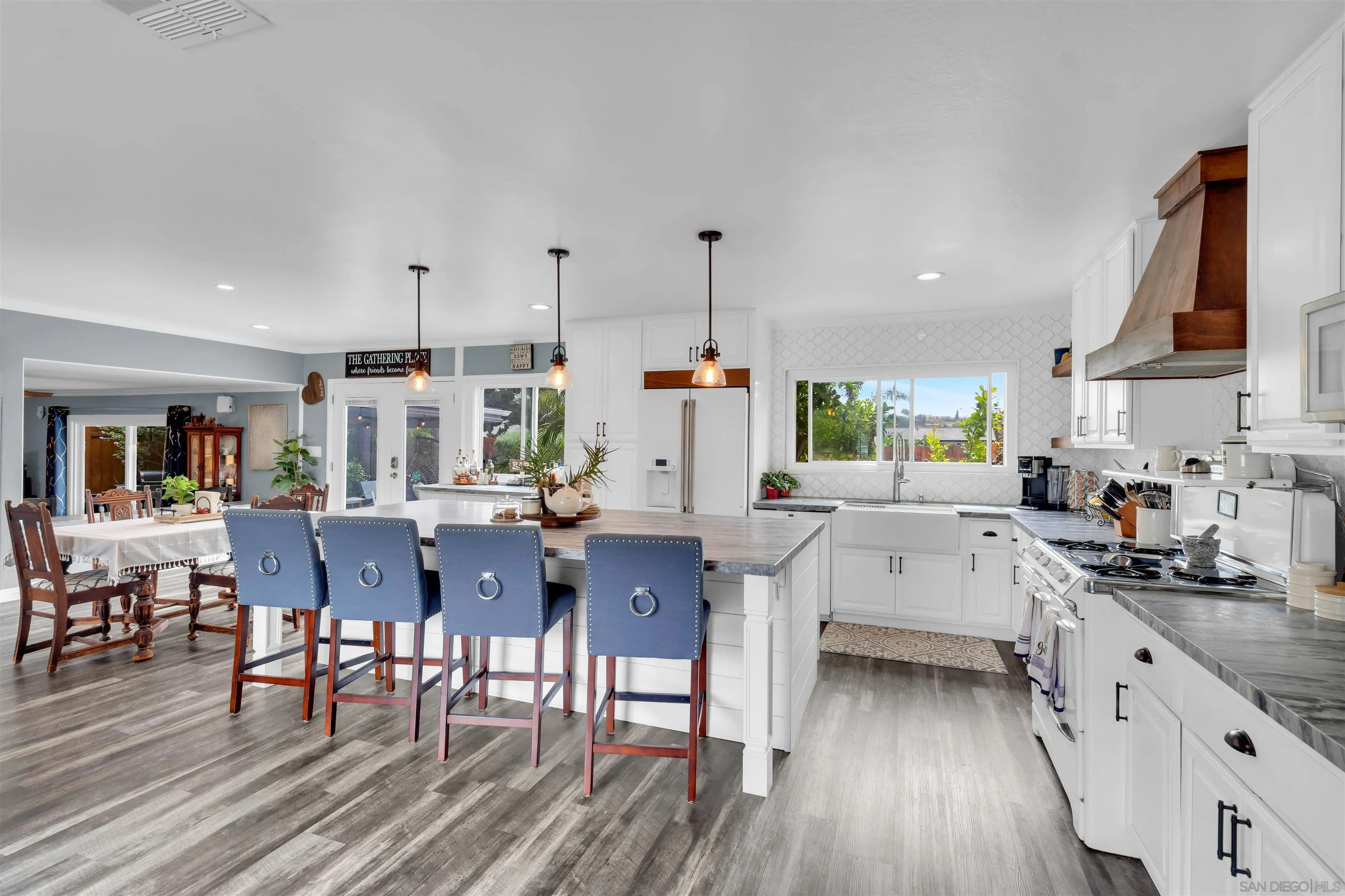 https://cdn.realtyfeed.com/cdn/127/260007163/b104fe653ed3bdc2c69dfdb27ac73dee.webp