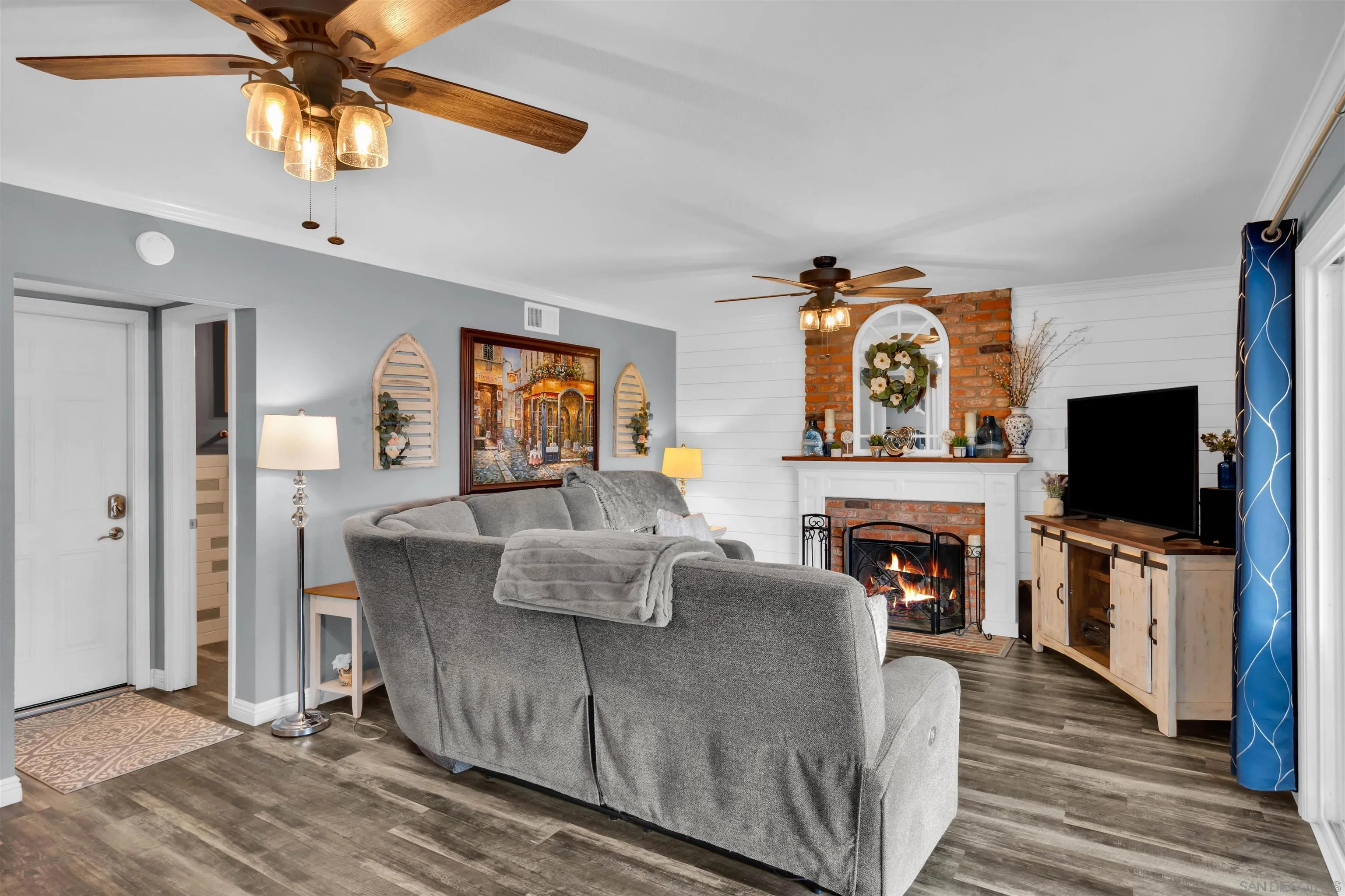 https://cdn.realtyfeed.com/cdn/127/260007163/dd5fce22673c36cb9b54869ae7b32ecf.webp