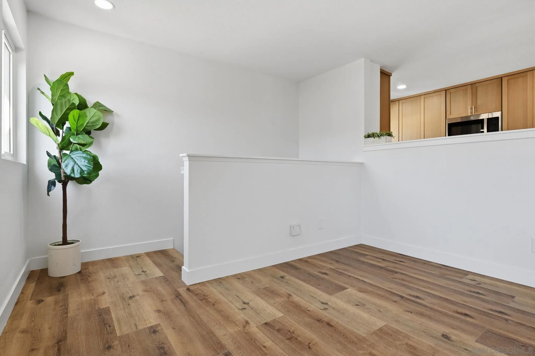 https://cdn.realtyfeed.com/cdn/127/260007167/c62296df8dd2014b0f1a0a9fb1d813e3.webp