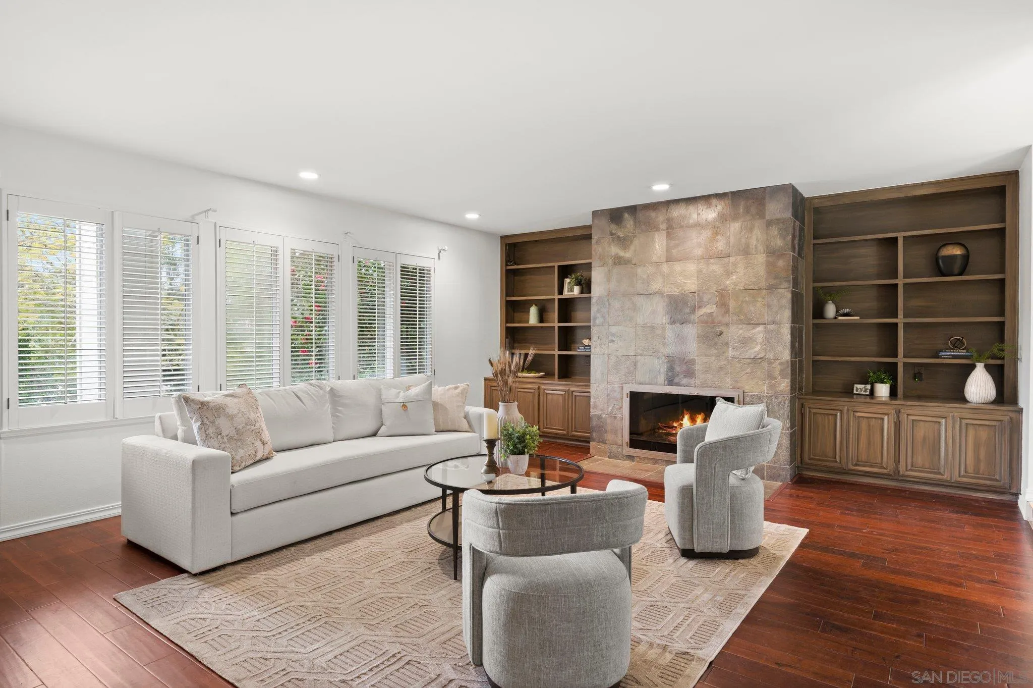 https://cdn.realtyfeed.com/cdn/127/260007168/00953916b0d4fb068b12da429027c15b.webp