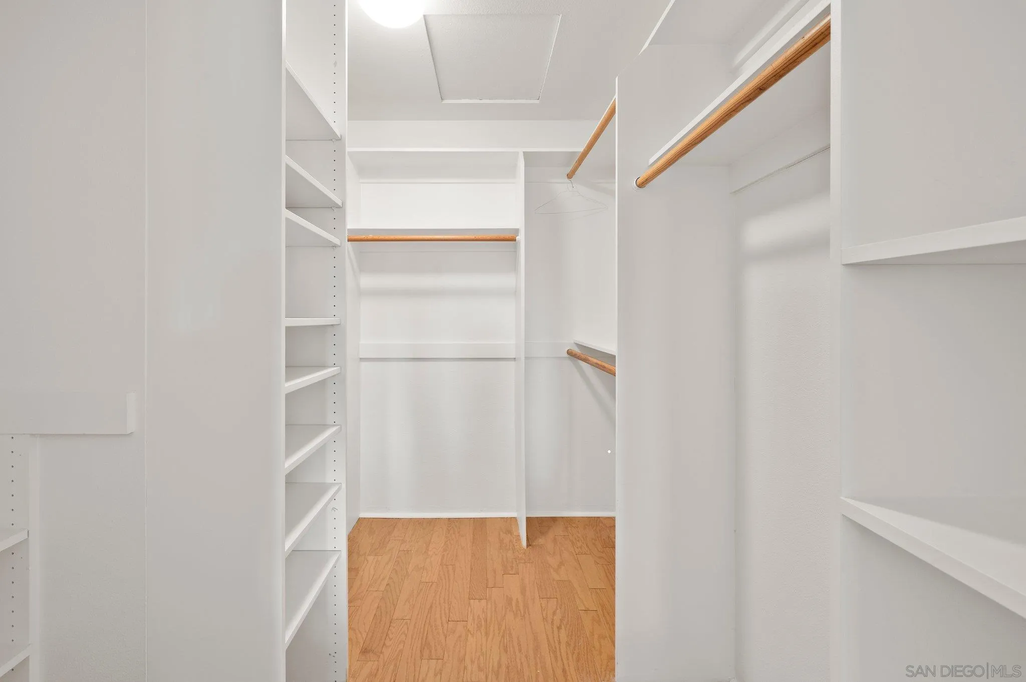 https://cdn.realtyfeed.com/cdn/127/260007168/a7399d1b06407f2e27aa4036f91710cc.webp