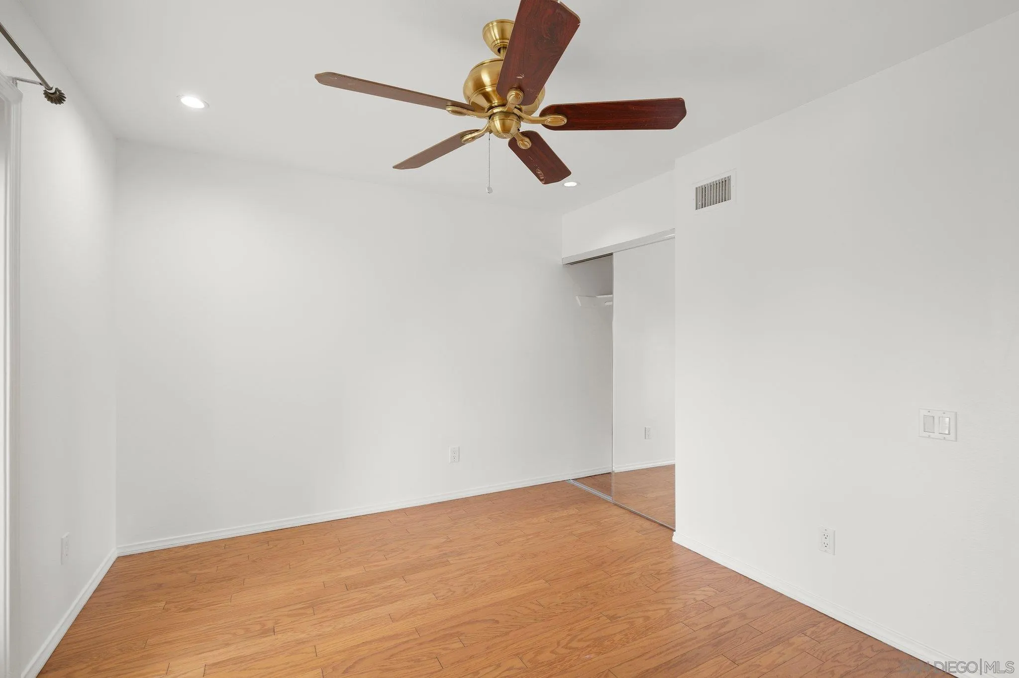 https://cdn.realtyfeed.com/cdn/127/260007168/ab3593541506860ef03a671706cf3639.webp