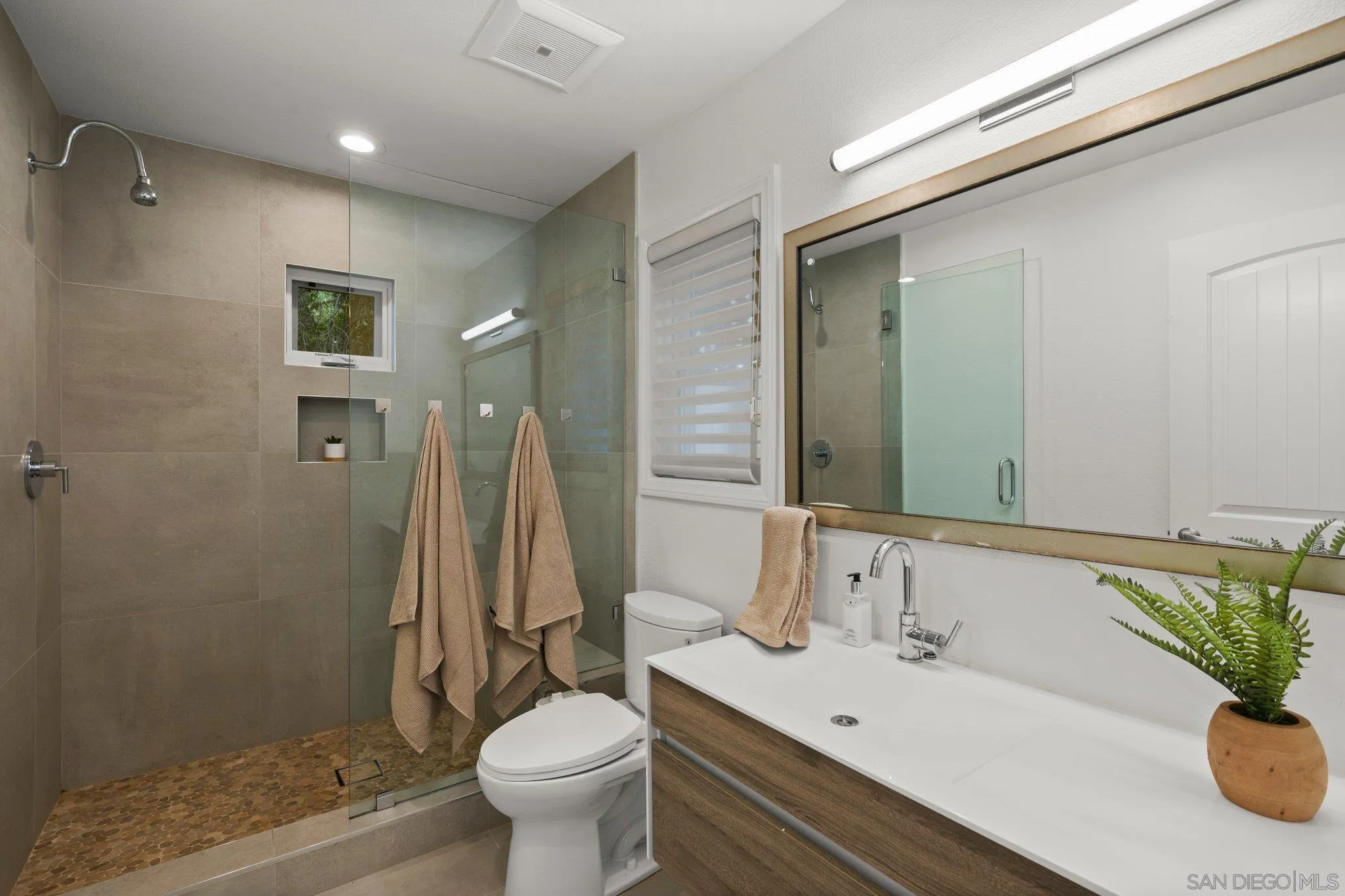 https://cdn.realtyfeed.com/cdn/127/260007168/f9c7aade2ba560d70703056ff3547939.webp