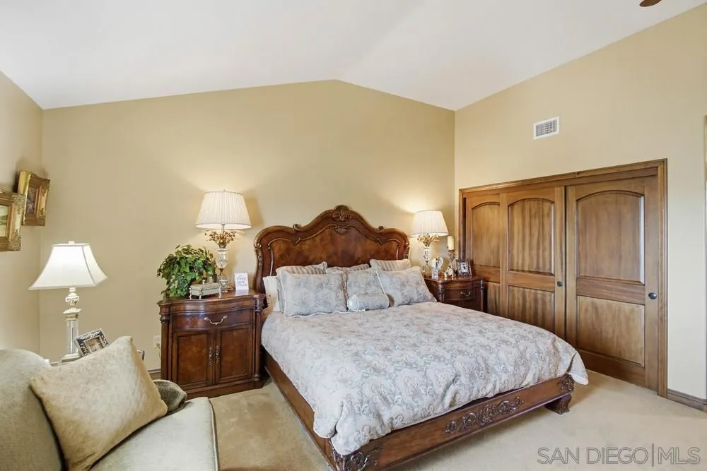 https://cdn.realtyfeed.com/cdn/127/260007172/68c8e513b16578ee2f3f0221b86075a2.webp