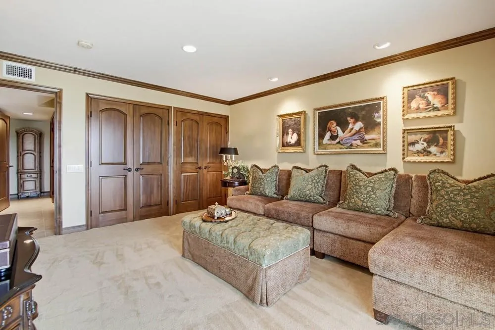 https://cdn.realtyfeed.com/cdn/127/260007172/950eb6abbabfaf713c44105242b981a6.webp