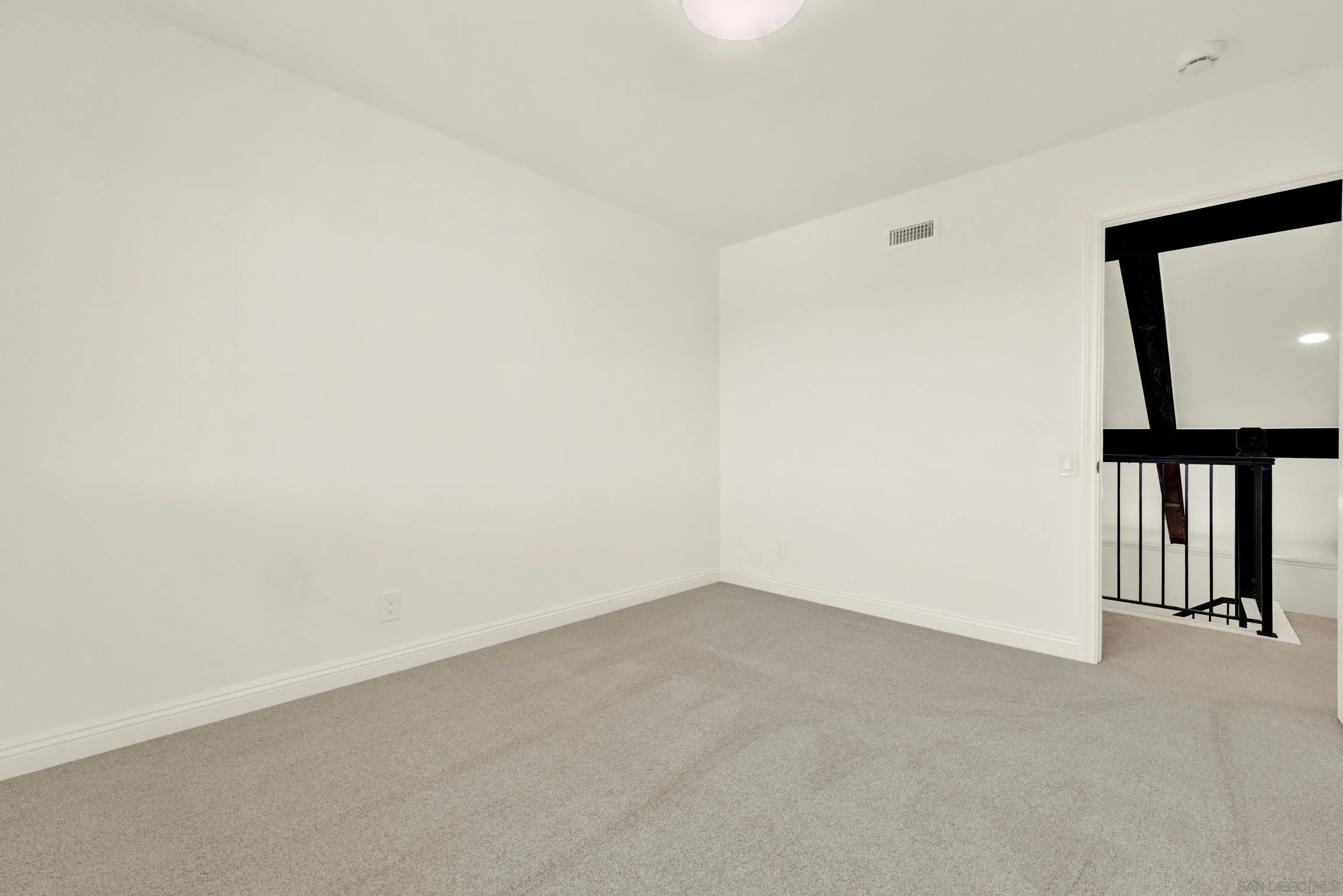 https://cdn.realtyfeed.com/cdn/127/260007180/0963447c4c4eac27d6fbdc66911025ec.webp