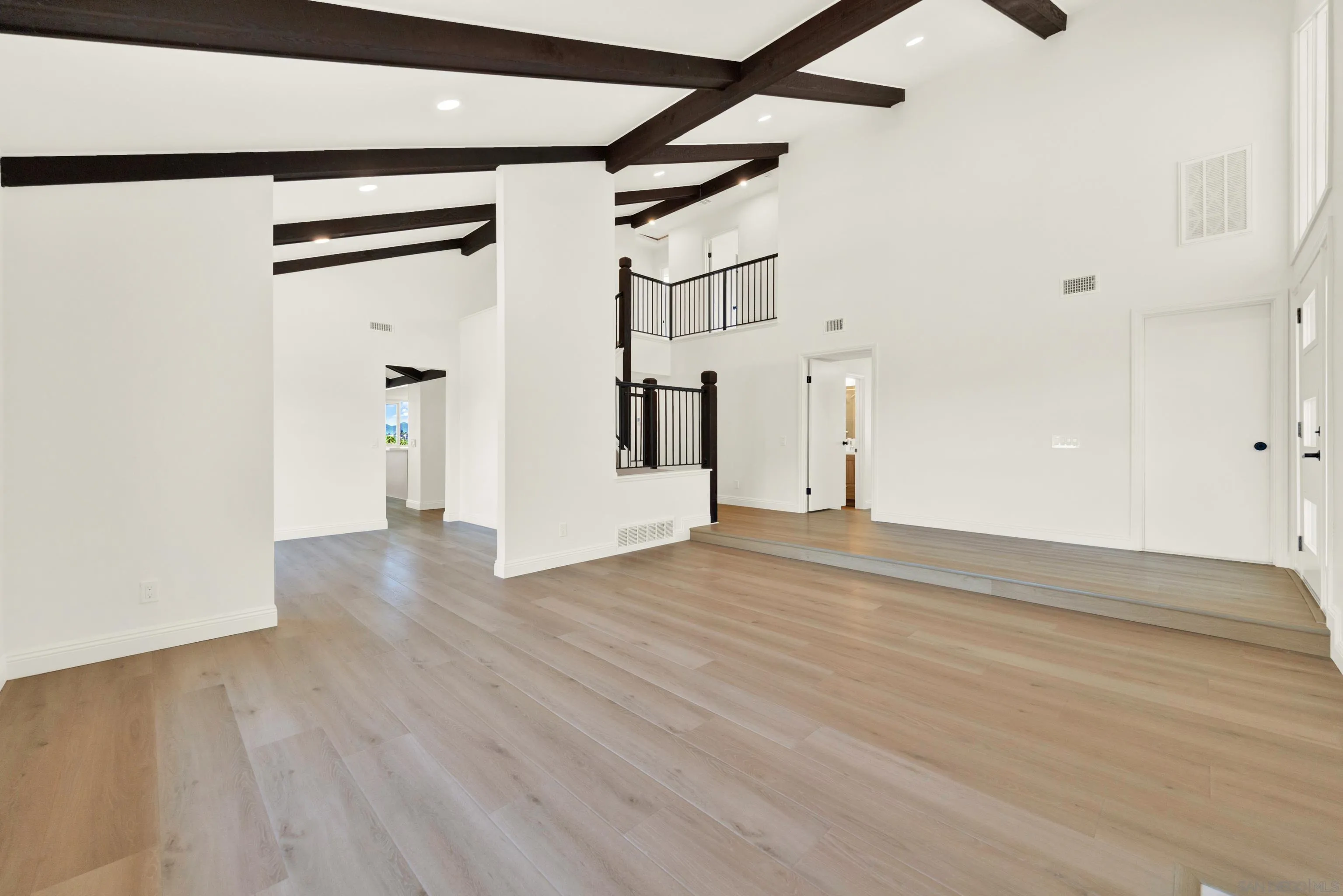 https://cdn.realtyfeed.com/cdn/127/260007180/0a642e3e12b41f5973e67f8fd5bb4b09.webp