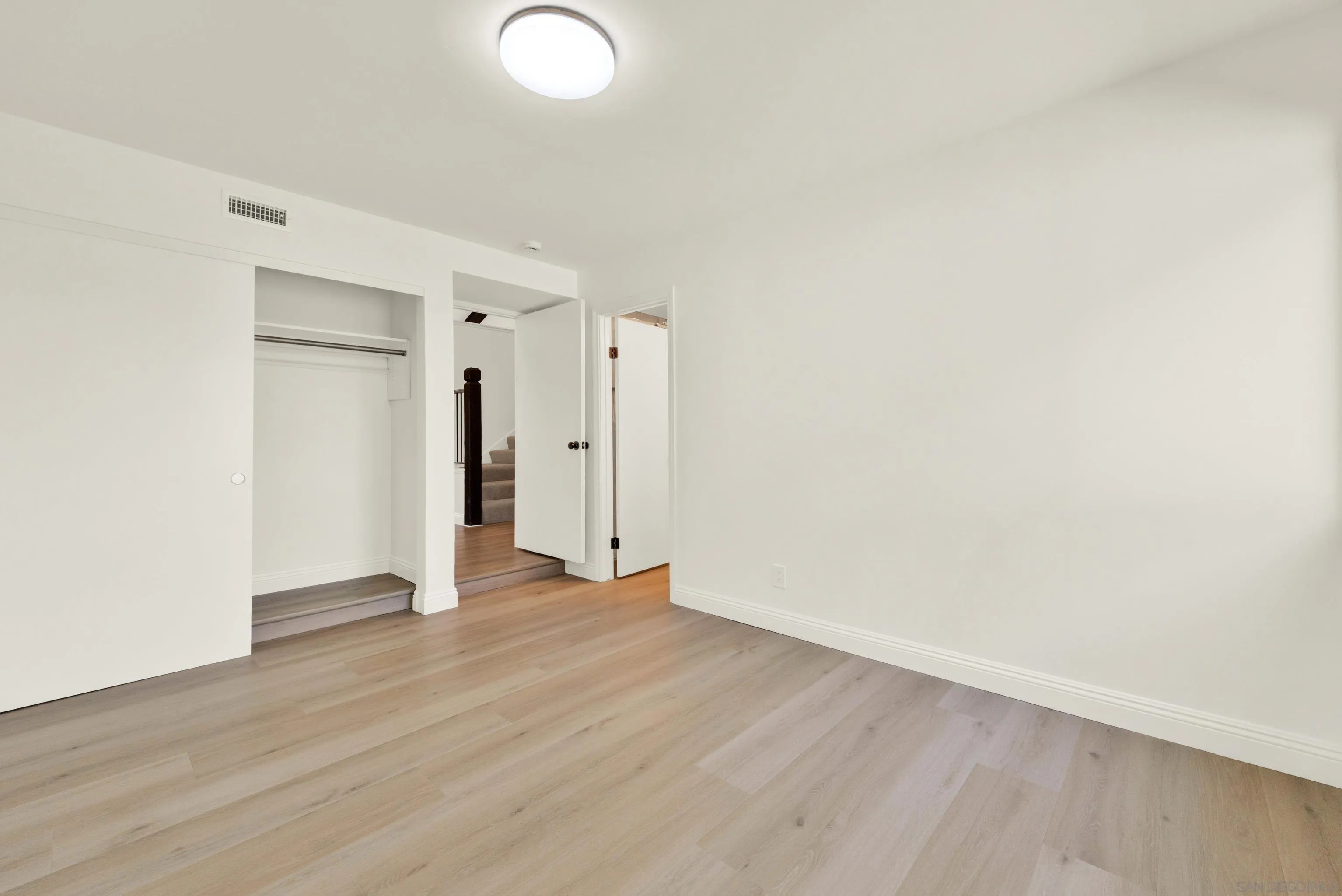 https://cdn.realtyfeed.com/cdn/127/260007180/142570aa90185cc5511a79ab84433dc6.webp