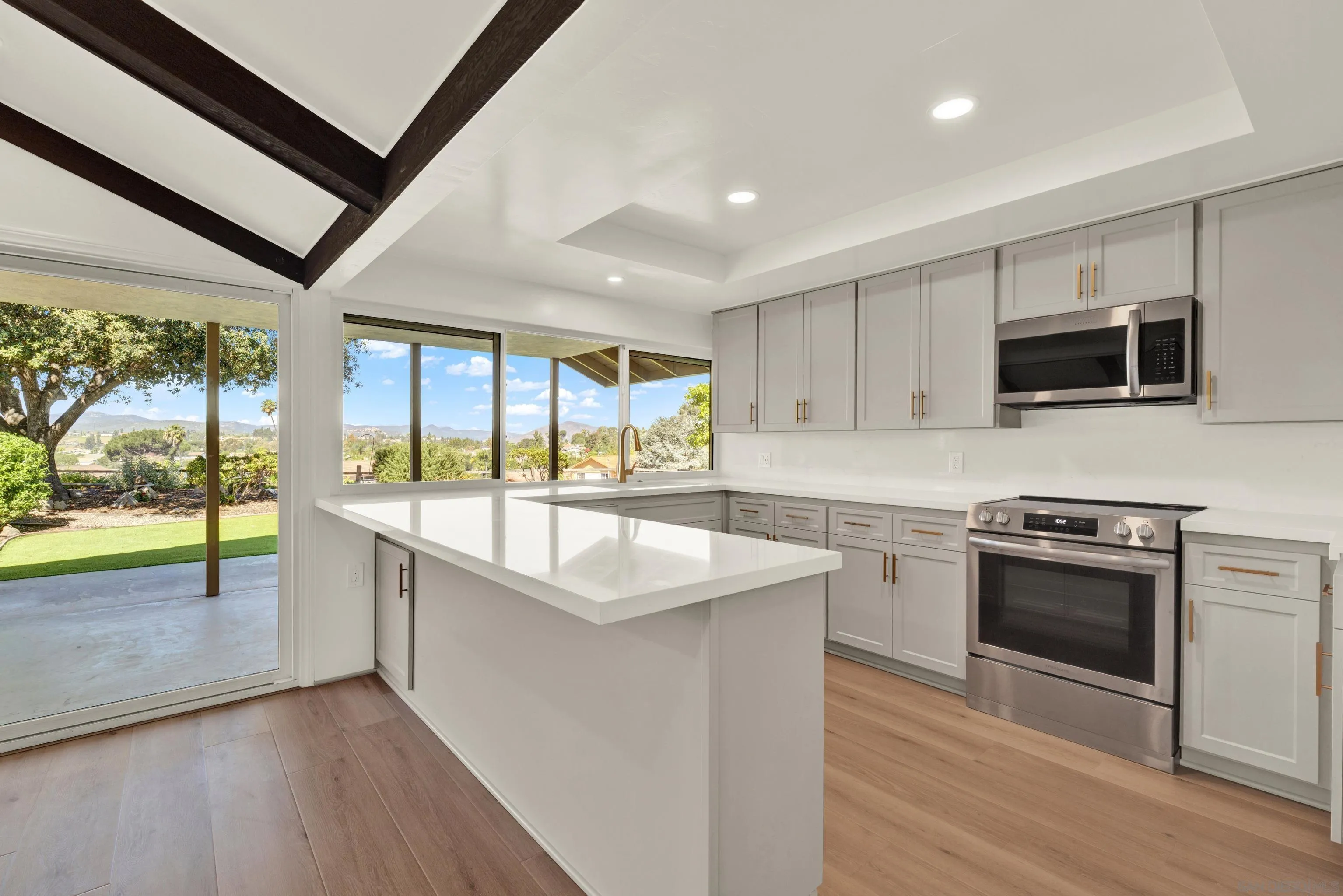 https://cdn.realtyfeed.com/cdn/127/260007180/370354b265eb4a470986f3d4d1a59d44.webp