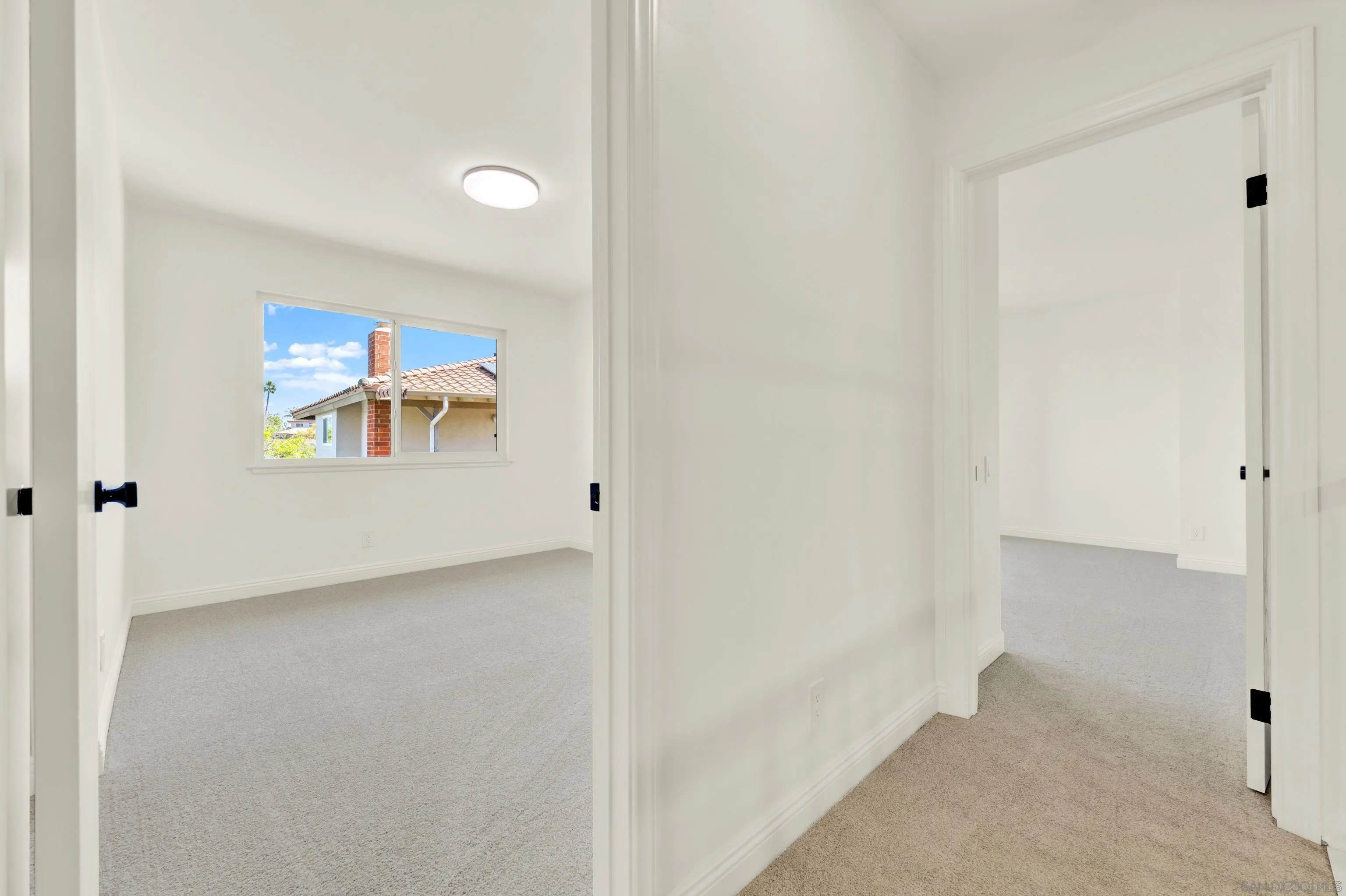 https://cdn.realtyfeed.com/cdn/127/260007180/55c5aae3e5a22b44e42af084bd5b530d.webp
