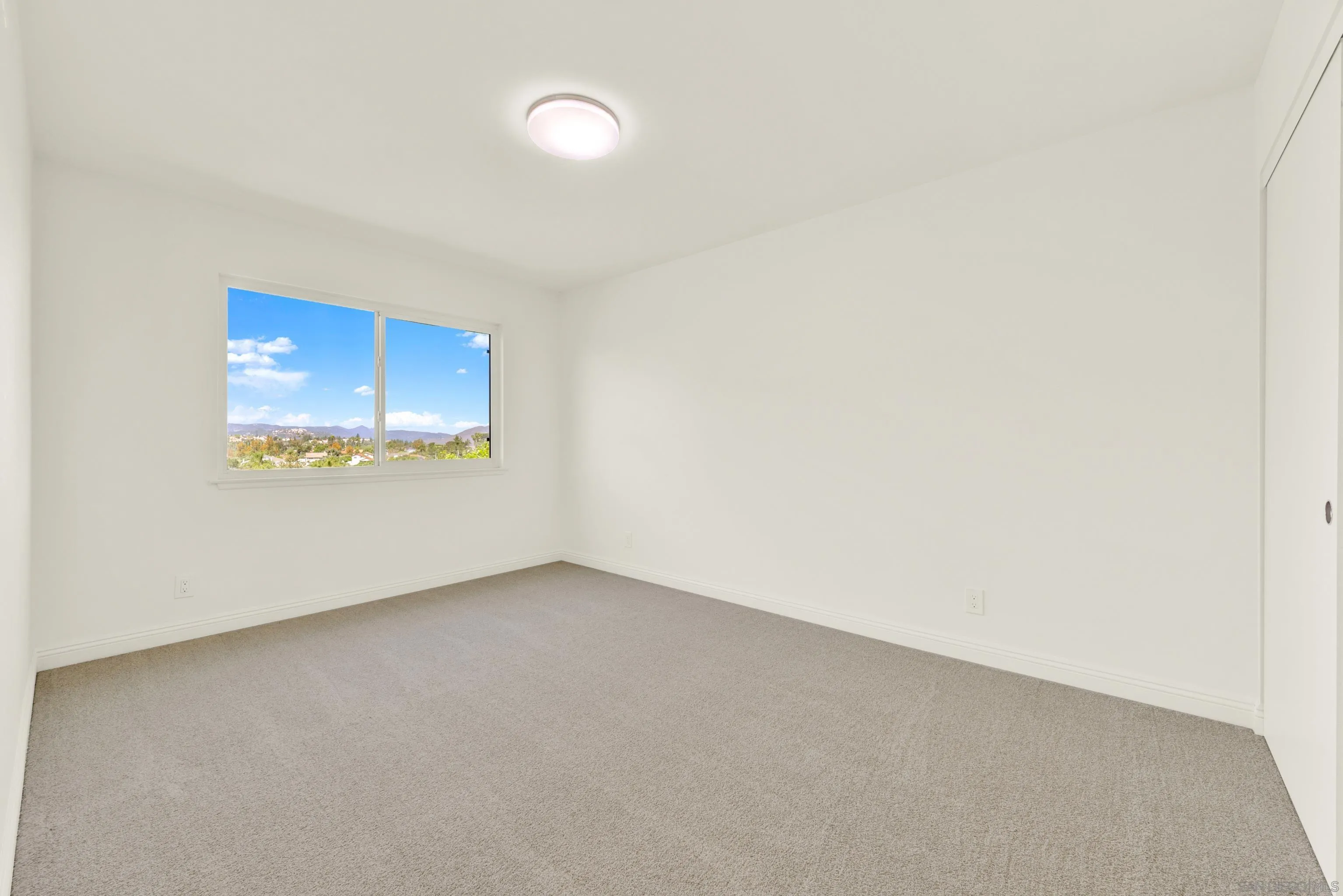 https://cdn.realtyfeed.com/cdn/127/260007180/6c5658850cf75eab778ebf6bba6cf98b.webp