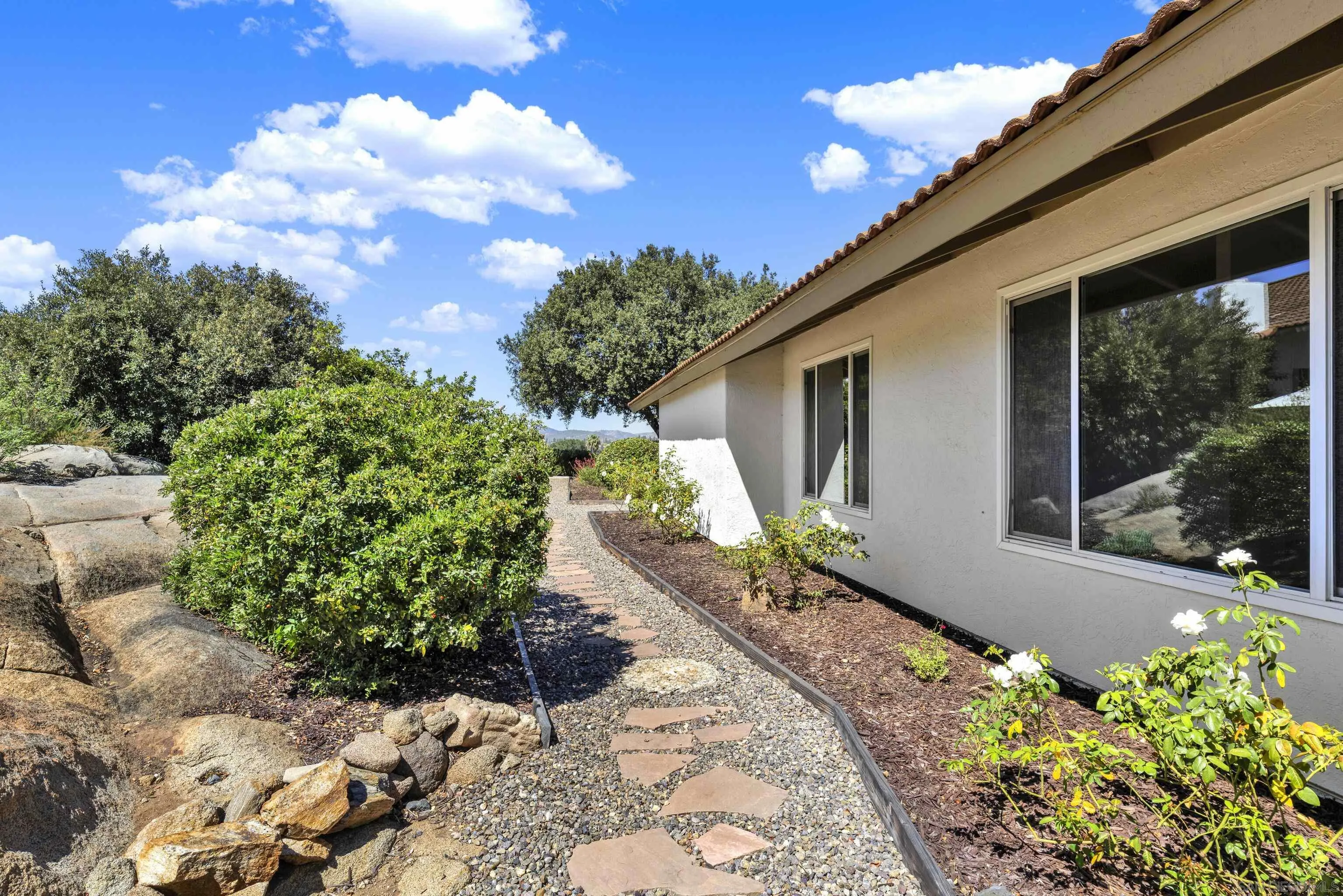 https://cdn.realtyfeed.com/cdn/127/260007180/6ef6b9c2122ba7a0ea48f4017191ce5b.webp