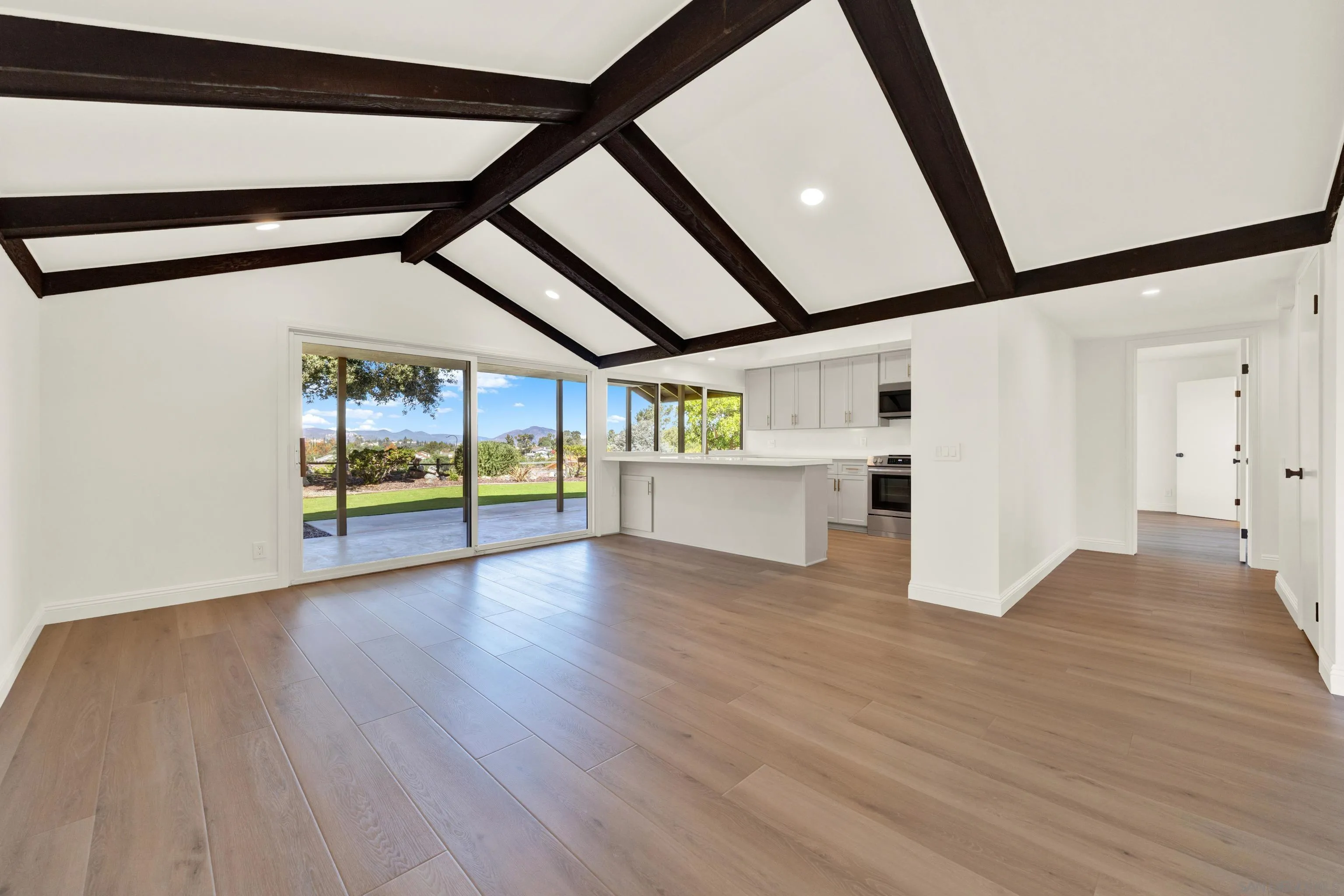 https://cdn.realtyfeed.com/cdn/127/260007180/b1aa1f36aba6893f07c54268ef33606f.webp