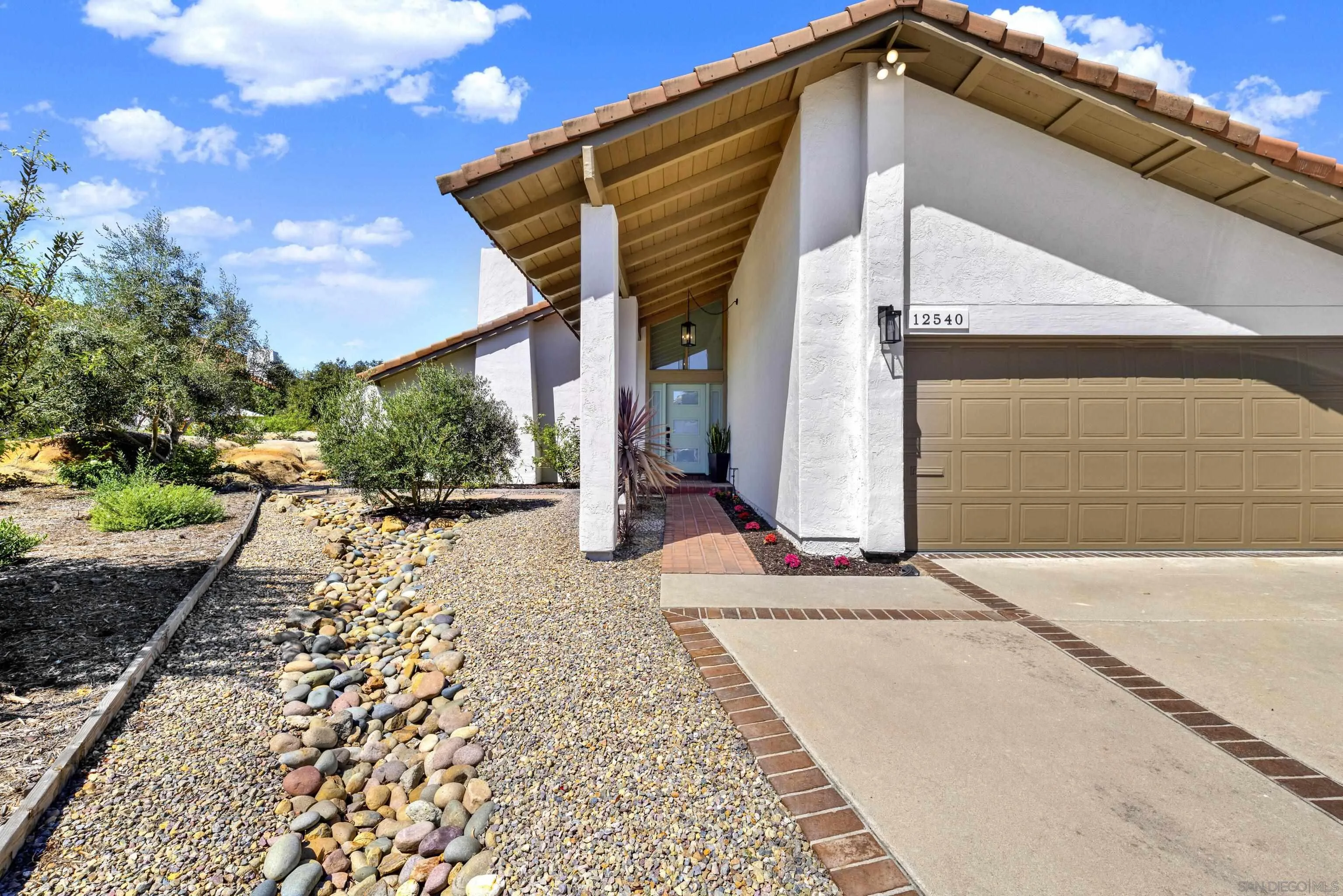 https://cdn.realtyfeed.com/cdn/127/260007180/cb89e0286094311c7c51b15229a7fca0.webp