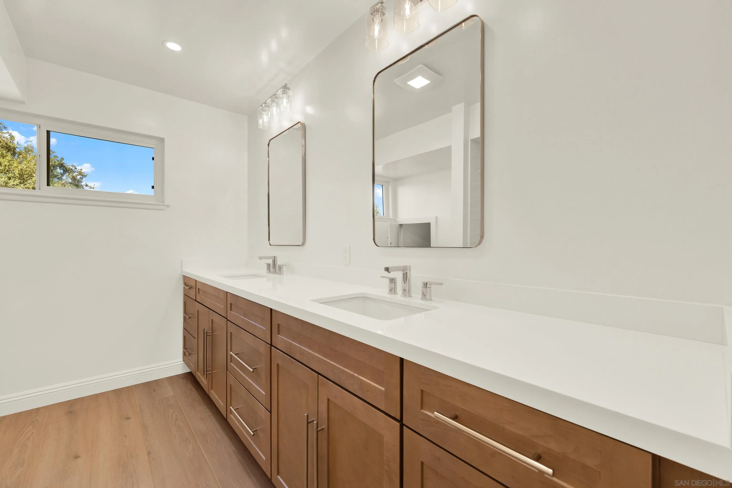 https://cdn.realtyfeed.com/cdn/127/260007180/e85922ae1f6f5e4fff5024b335bd2893.webp