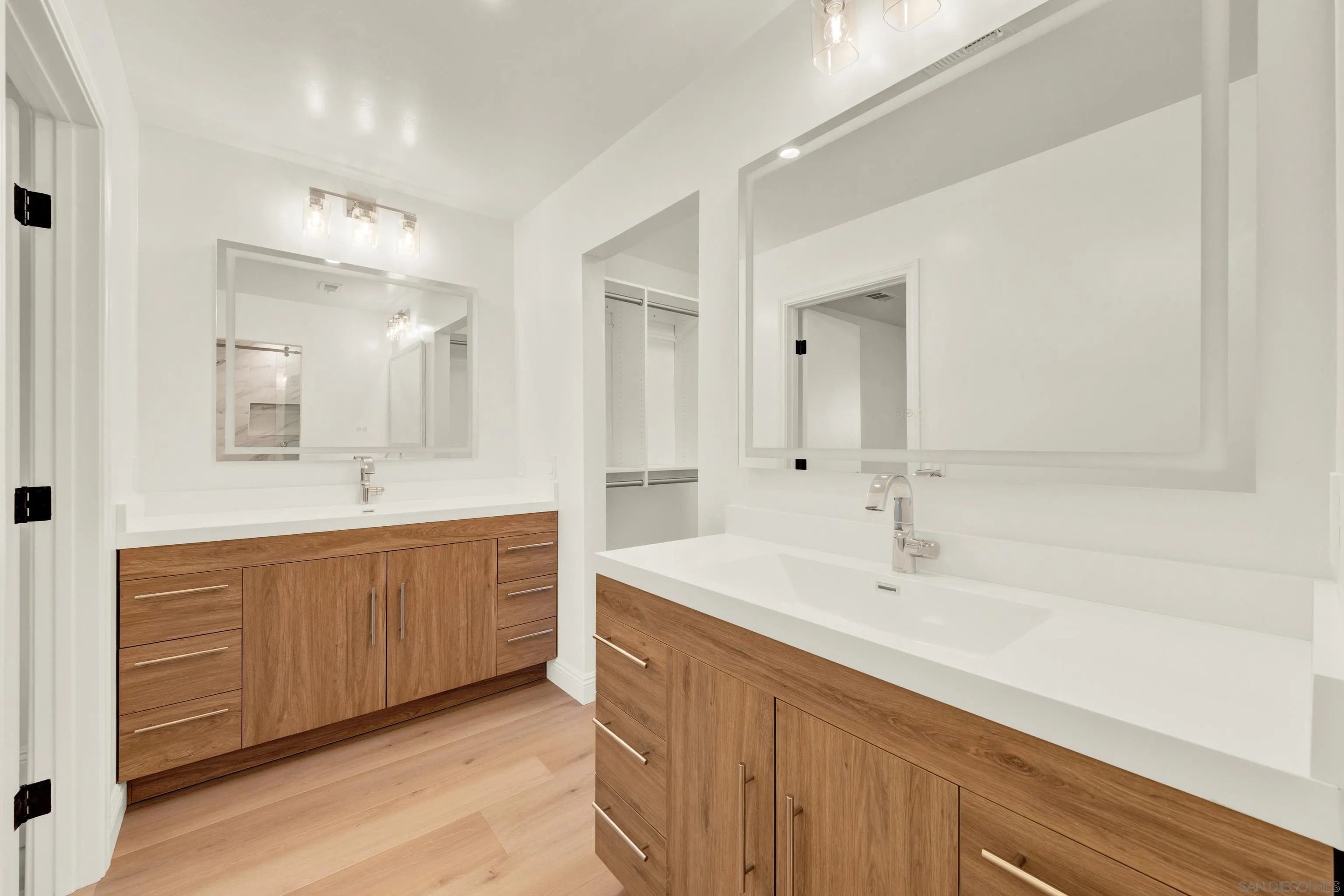 https://cdn.realtyfeed.com/cdn/127/260007180/f41a36a9a3cd2b05280d0d7ce3e63393.webp