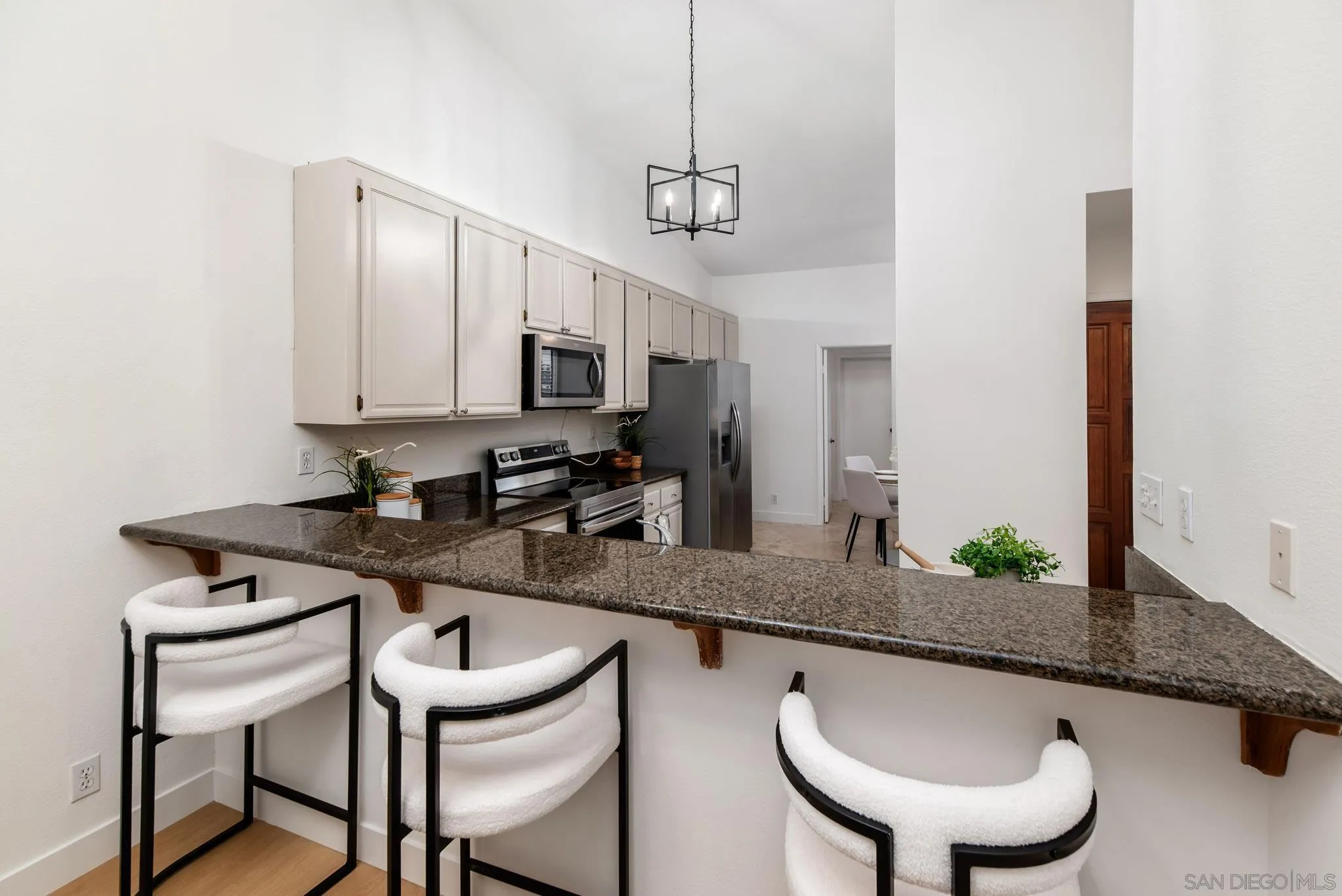 https://cdn.realtyfeed.com/cdn/127/260007182/0444e419804bf6874961e7178d4704c3.webp