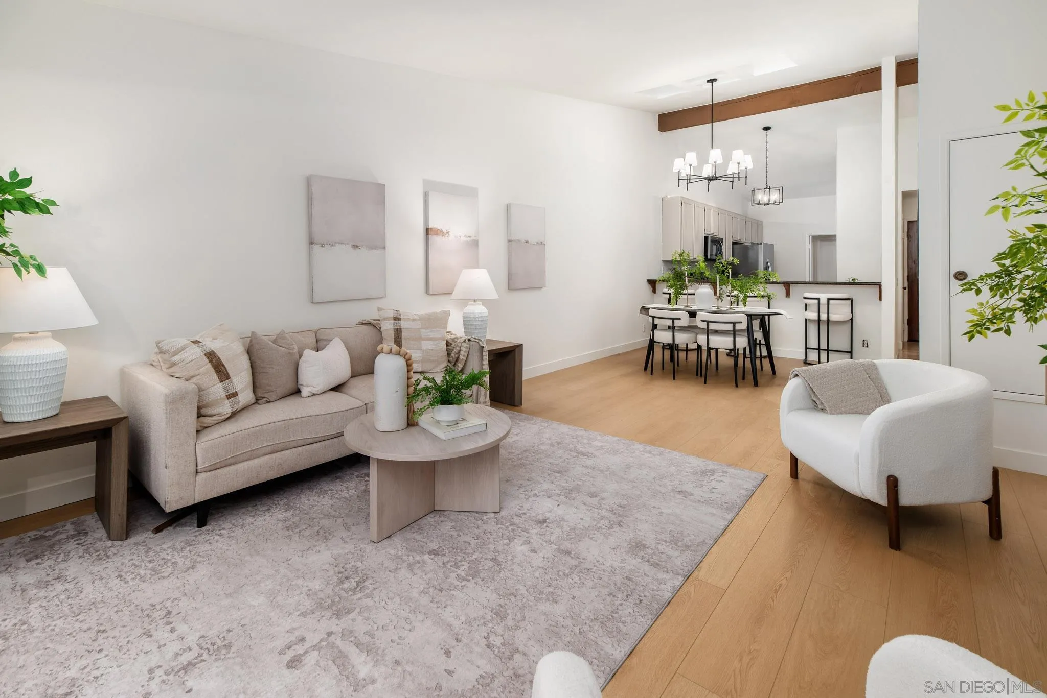 https://cdn.realtyfeed.com/cdn/127/260007182/80e323d1b6f4a547659f1766db2124c9.webp