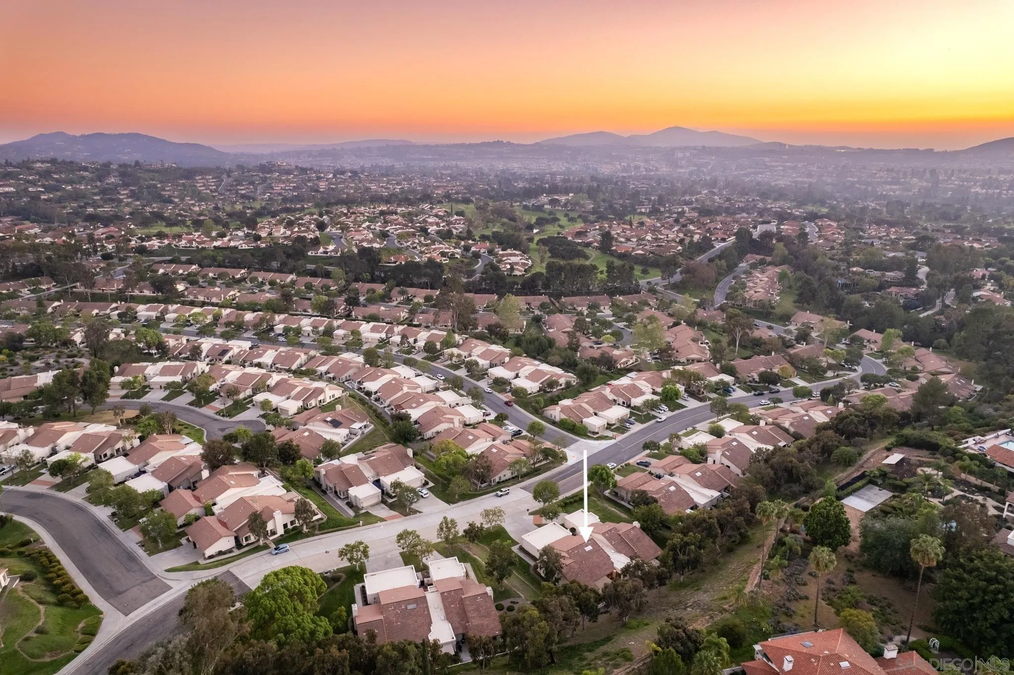 https://cdn.realtyfeed.com/cdn/127/260007182/887827e29e66bd2f5ed322961892cc48.webp