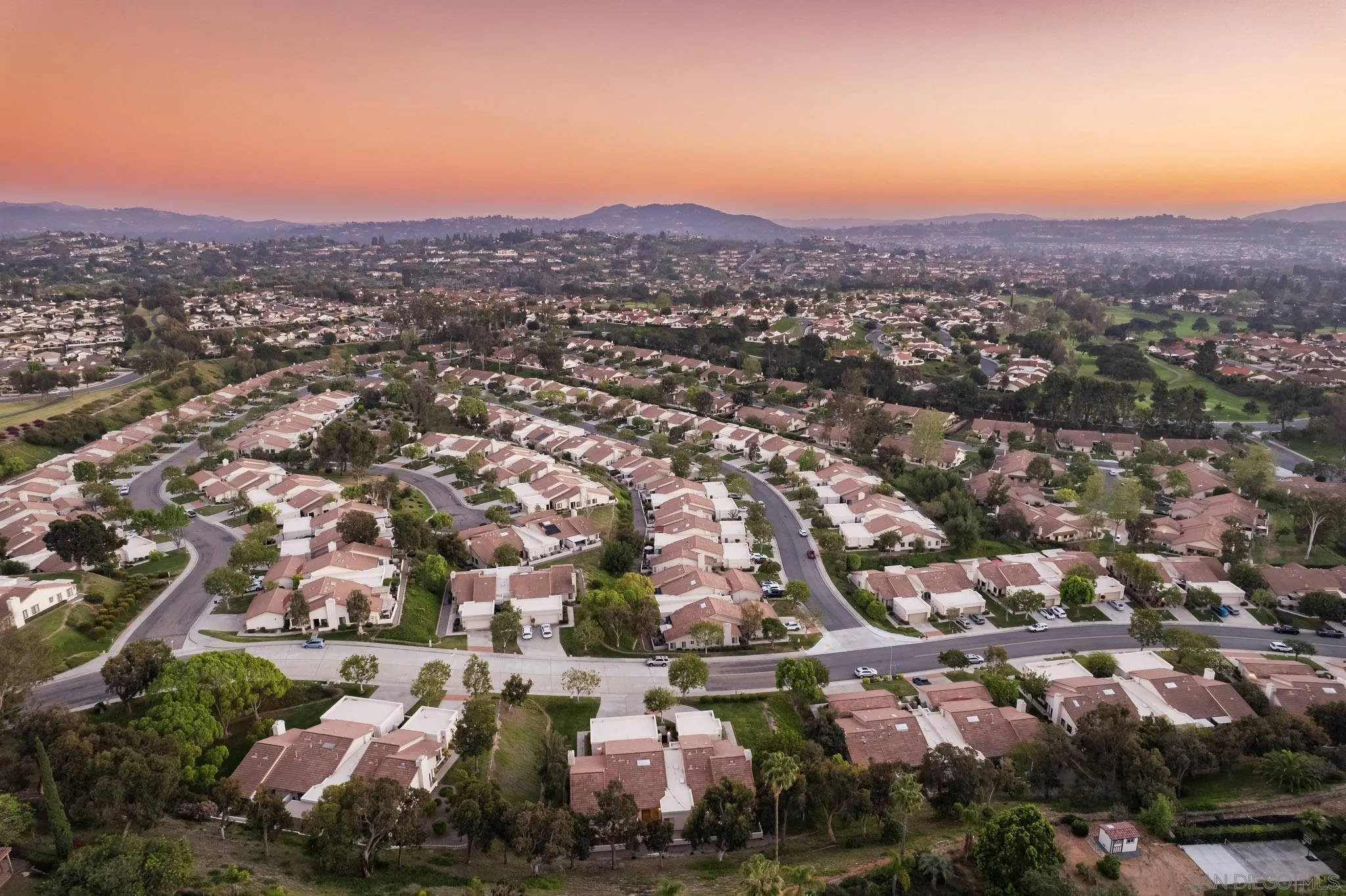 https://cdn.realtyfeed.com/cdn/127/260007182/89987b6389bd5dbef78a33cc4a9a06b2.webp